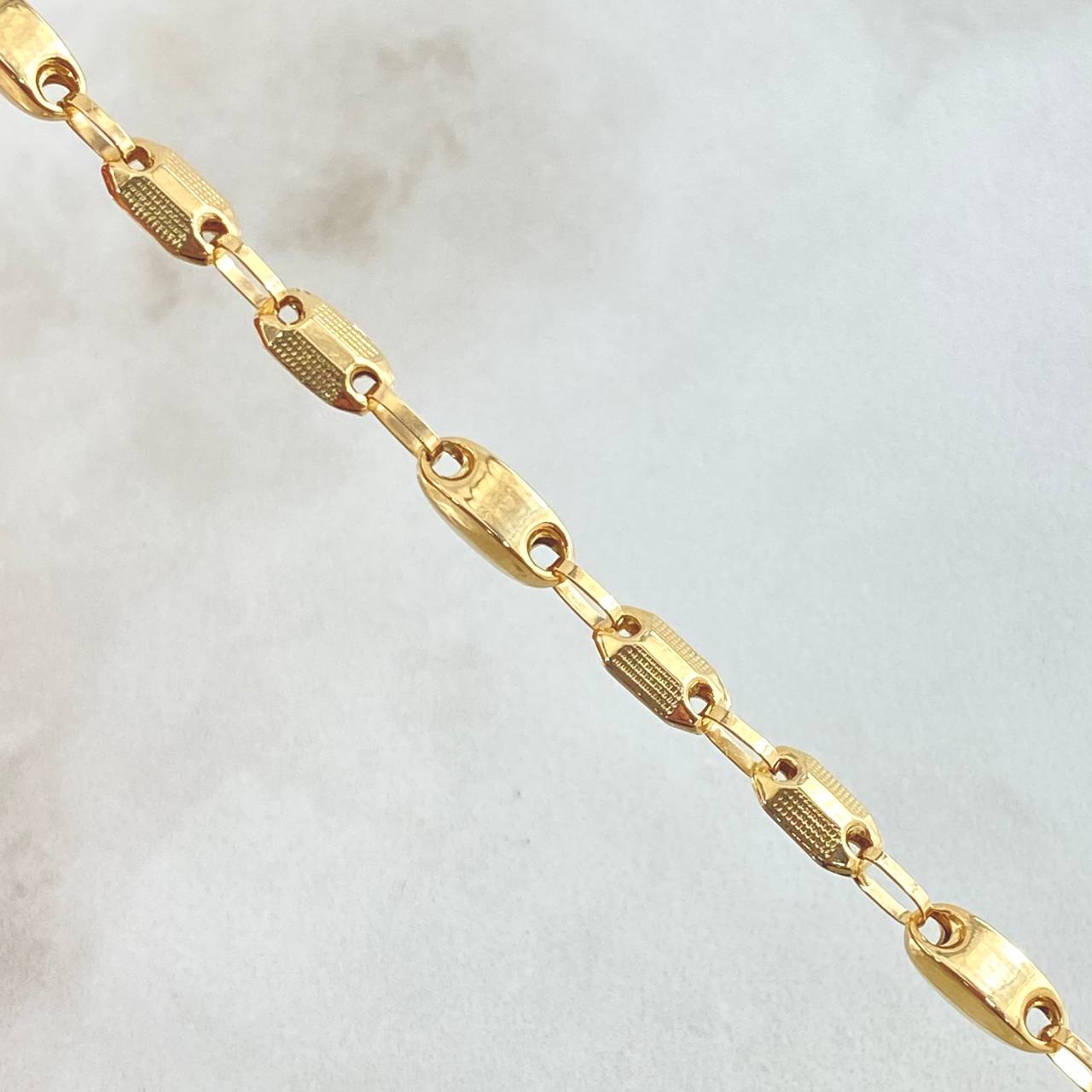 Rustic Bracelet Adije 4.15gr / 7.9in / 18K Gold ©