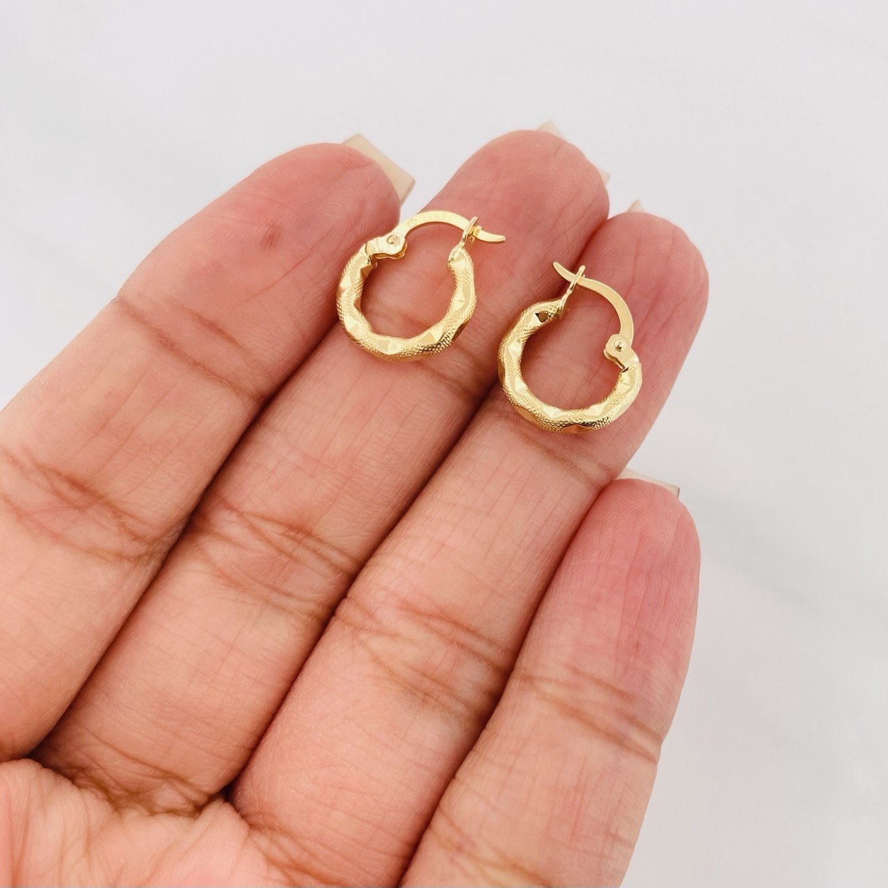 Candongas Kataleya 1.05 g / 1/2 in Oro Amarillo 18K