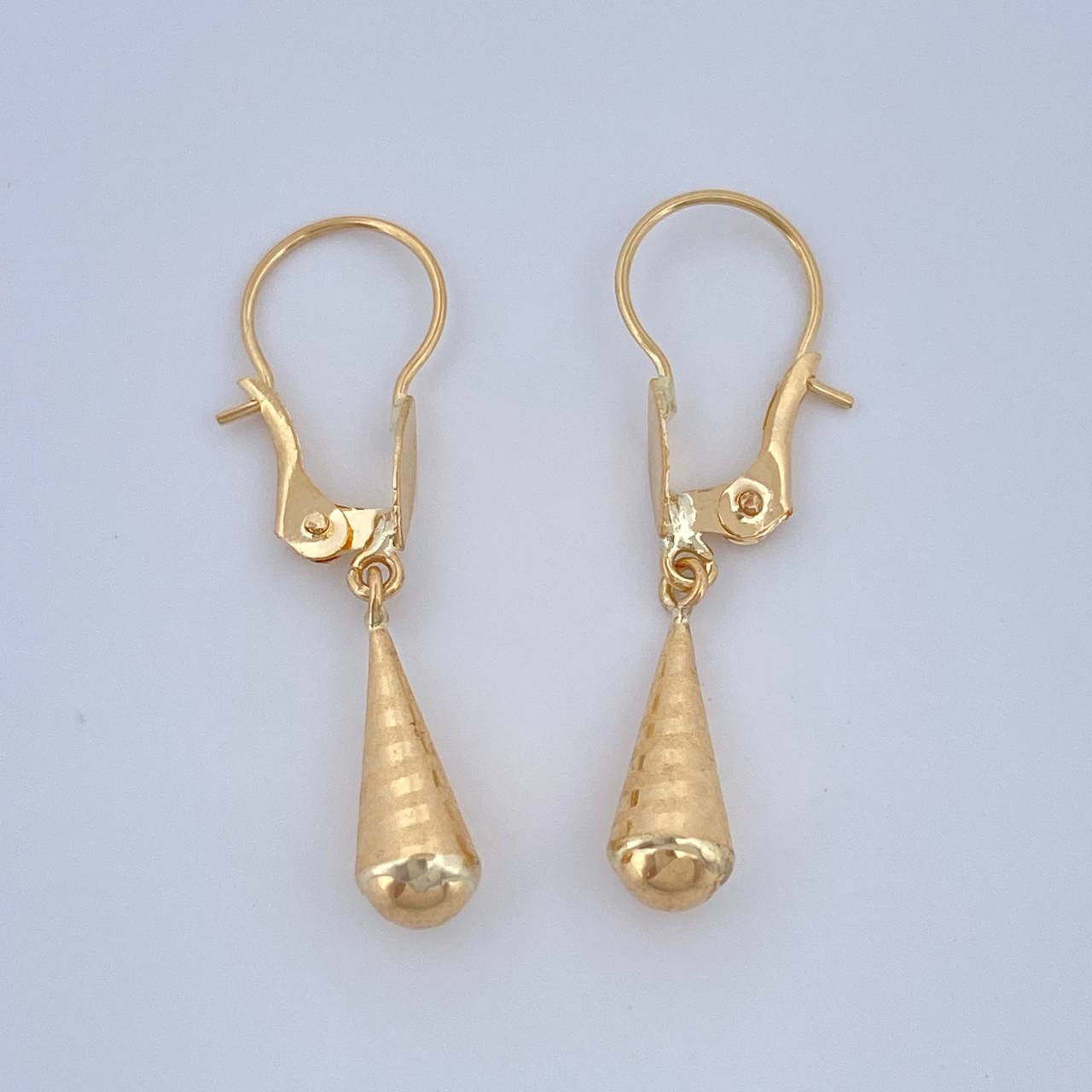 Candongas Lagrima 0.7gr / 1 in / Oro Amarillo 18K %