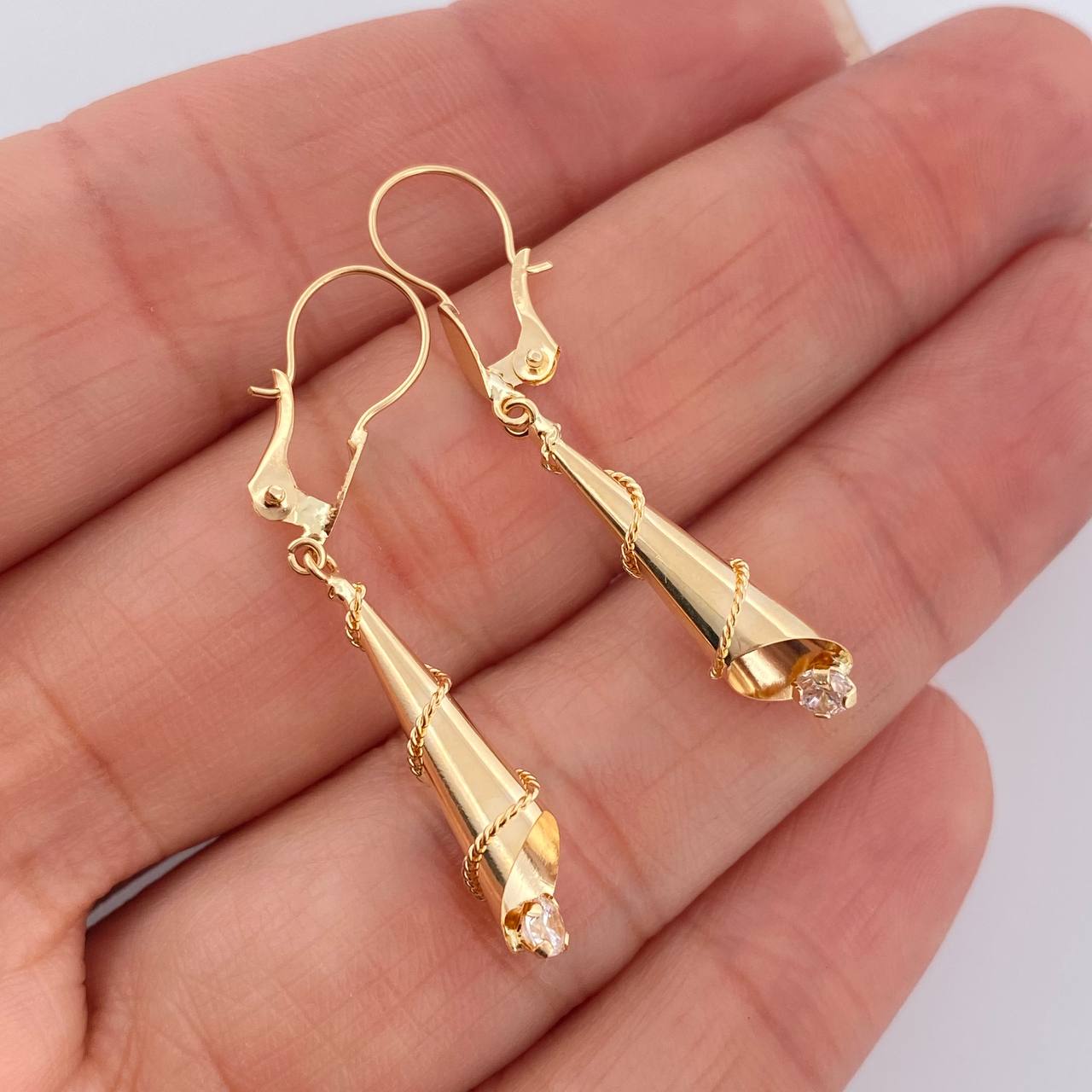 Candongas Lagrima 1.7gr / 1 1/2 in / Oro Amarillo 18K %