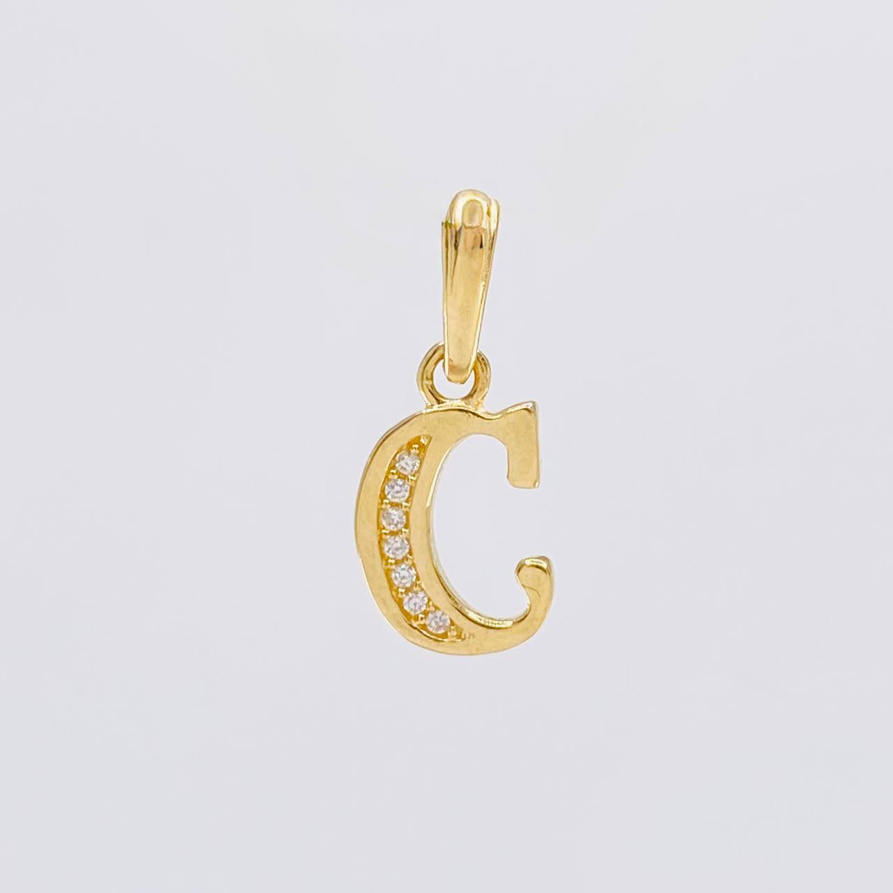 Pendant Italic Letter C 0.95g / 3/4 in 18K Yellow Gold