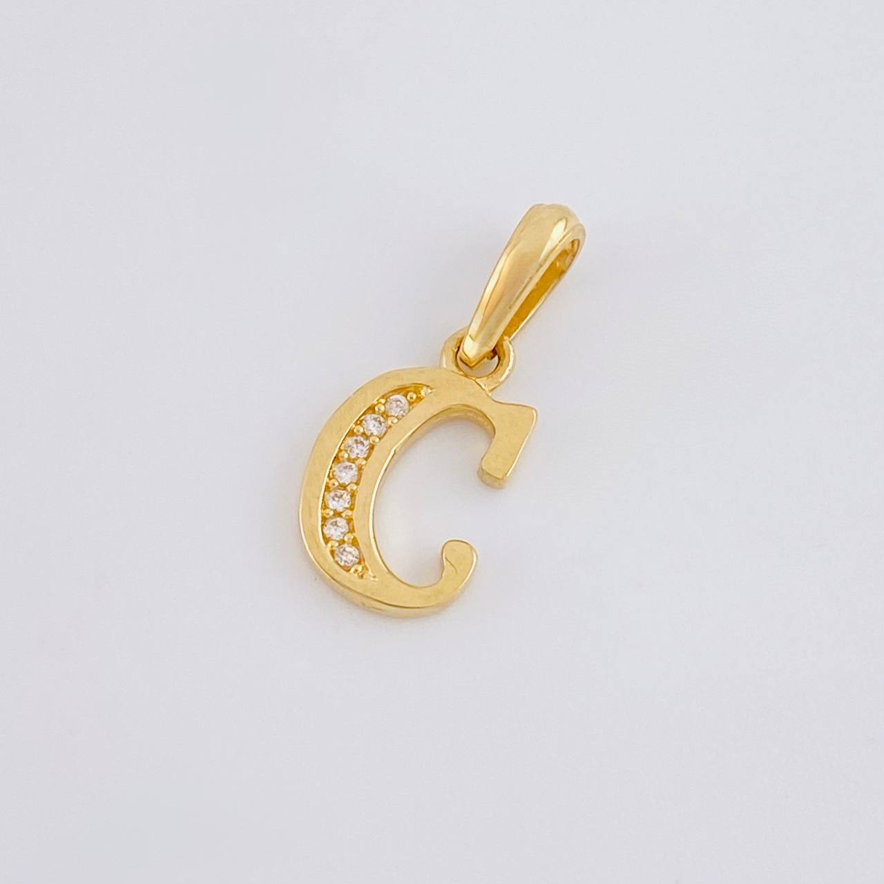 Pendant Italic Letter C 1.05g / 3/4 in 18K Yellow Gold