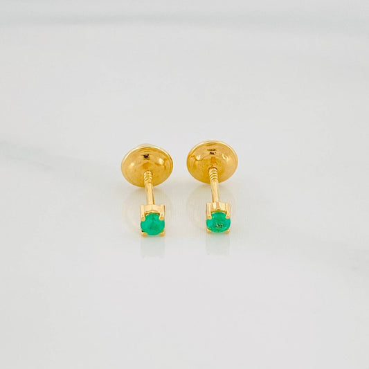 Topos Cuatro Garras Esmeraldas 09Pts 0.55 g / in / 2.2 mm Oro Amarillo 18K