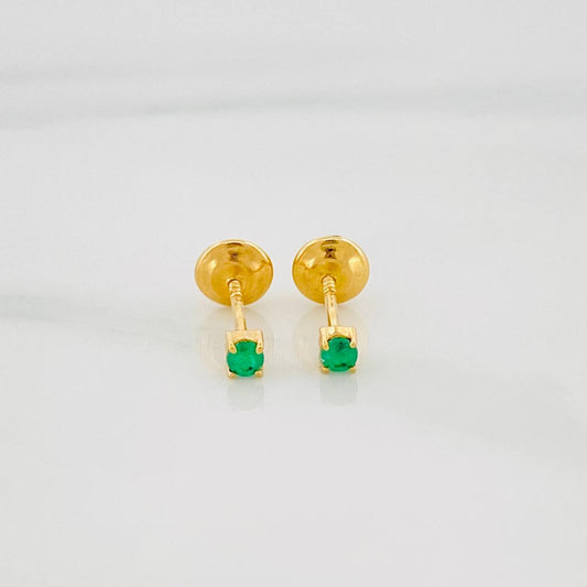 Topos Cuatro Garras Esmeraldas 09Pts 0.5 g / in / 2.2 mm Oro Amarillo 18K