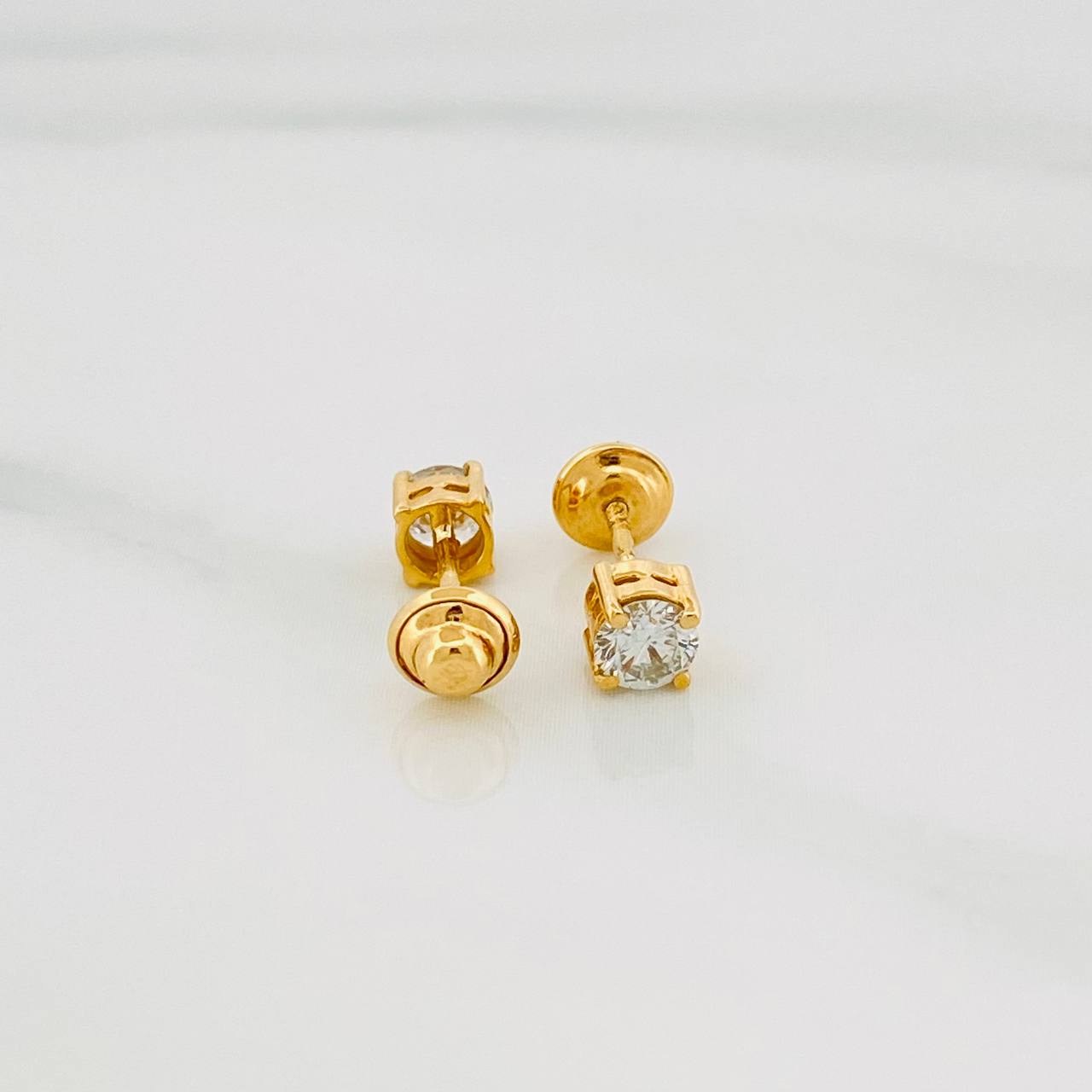Topos Cuatro Garras Diamantes 52Pts 0.95 g / in / 3.95 mm Oro Amarillo 18K
