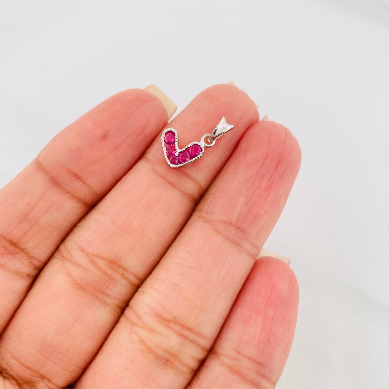Dije Corazon Rubies 20Pts 0.5 g / 1/2 in Plata 925