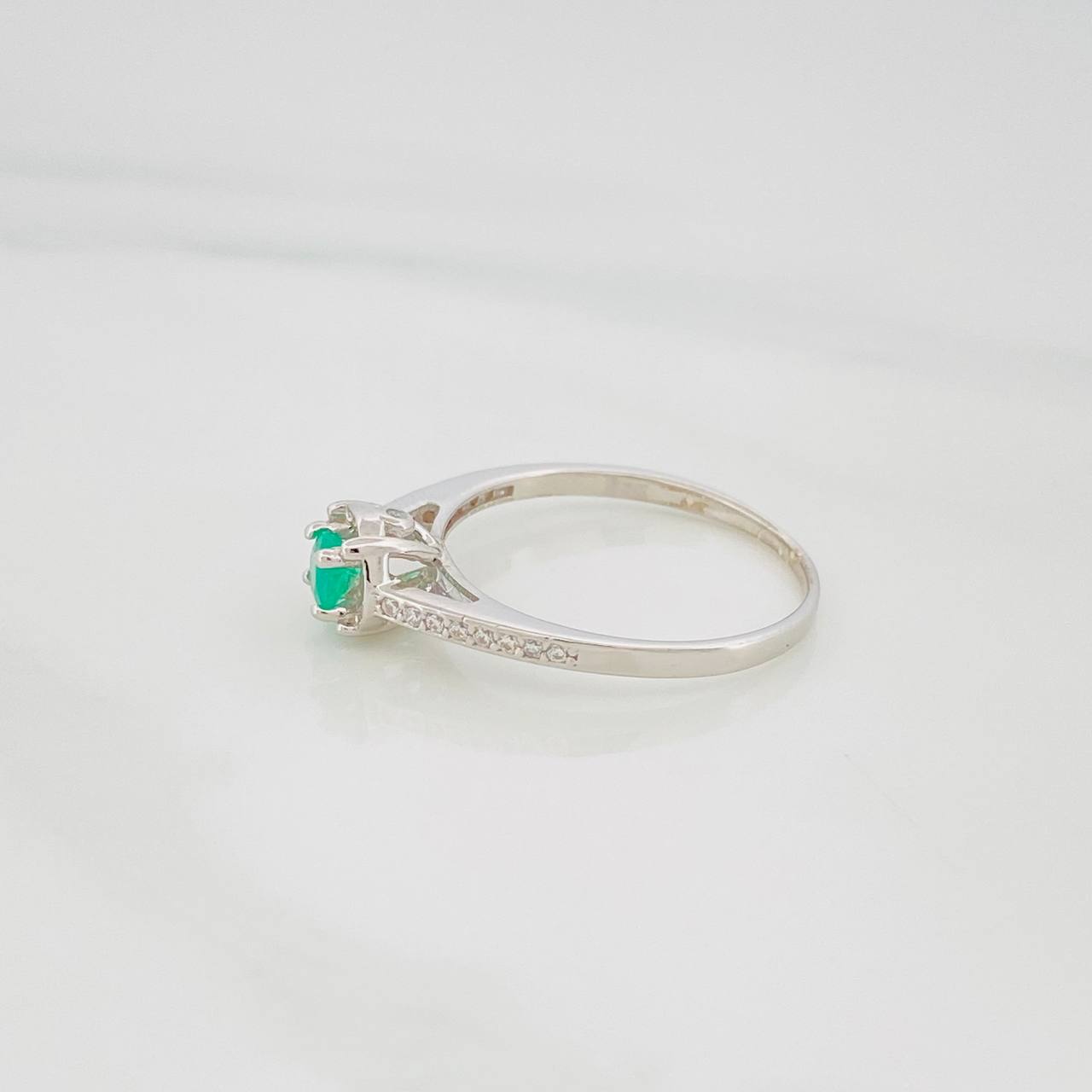 Anillo Halo Esmeralda 22Pts 1.35 g / T6 1/2 Plata 925