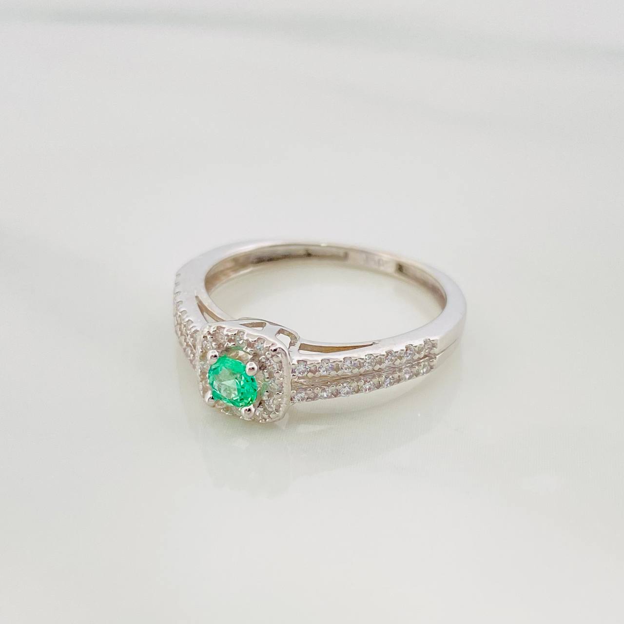 Square Halo Ring Emerald 14Pts 1.75 g / T7 3/4 Silver 925