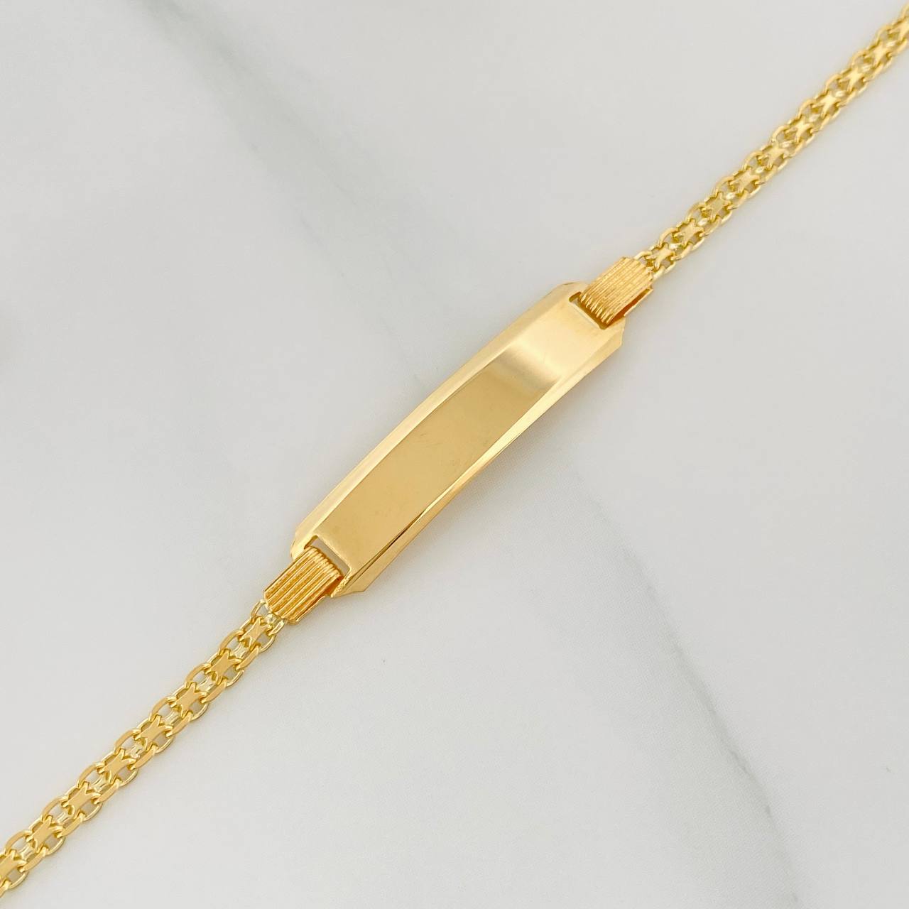Pulso Chino Placa Rectangular 3.3 g / 6 3/4 in / 2 mm Oro Amarillo 18K