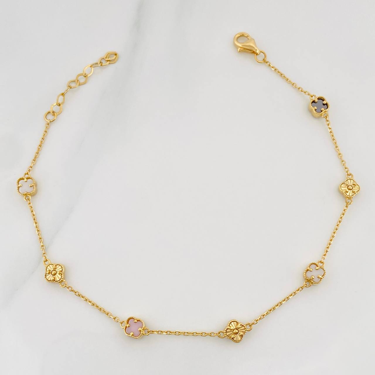 Pulso Aro Seguido Trebol 3.15 g / 8 1/4 in / 0.6 mm Oro Amarillo 18K