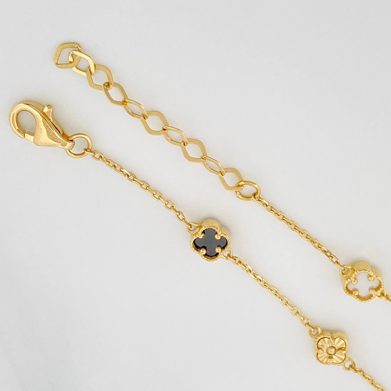 Pulso Aro Seguido Trebol 3.15 g / 8 1/4 in / 0.6 mm Oro Amarillo 18K