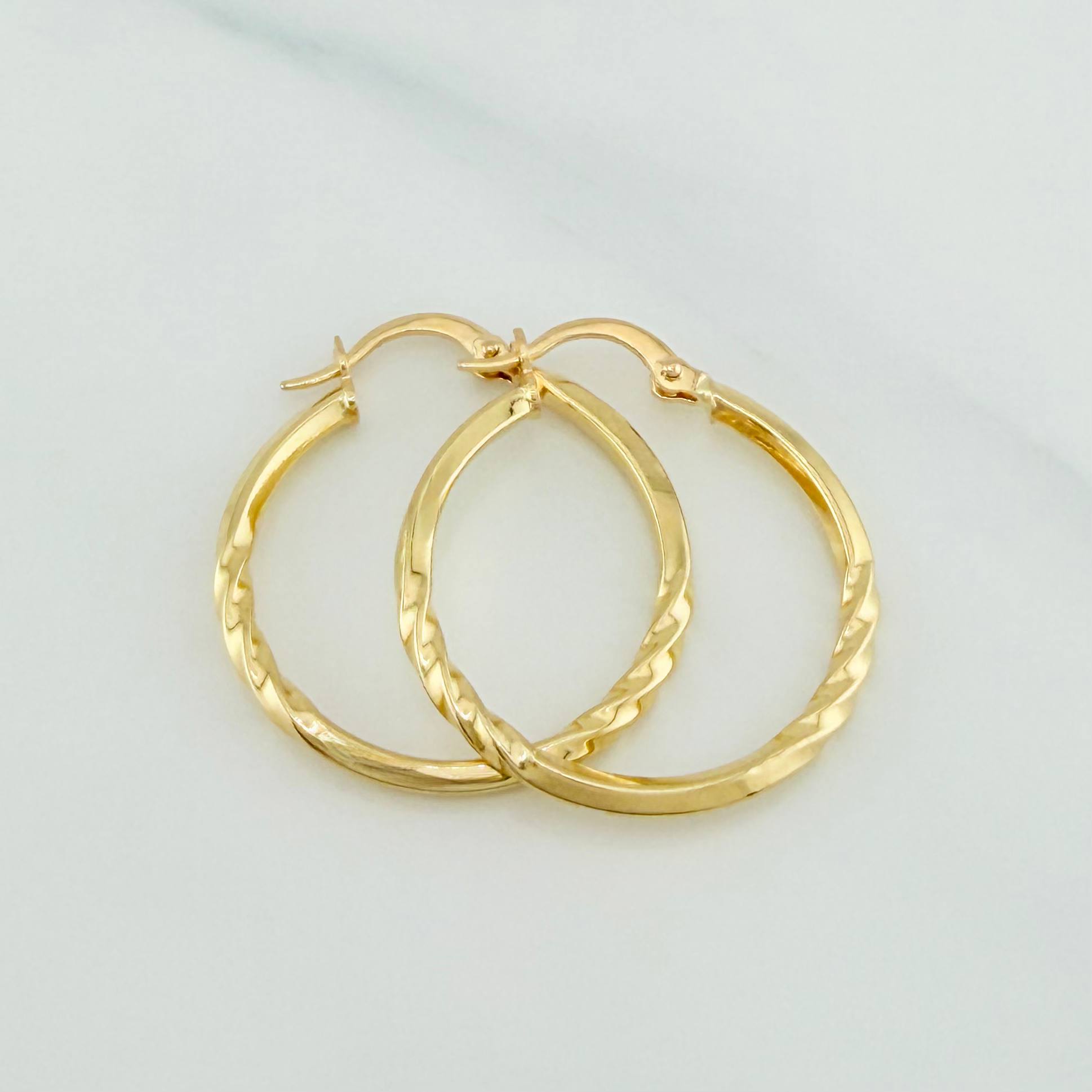Candongas Yudi Lisa 1.7 g / 1 in Oro Amarillo 18K