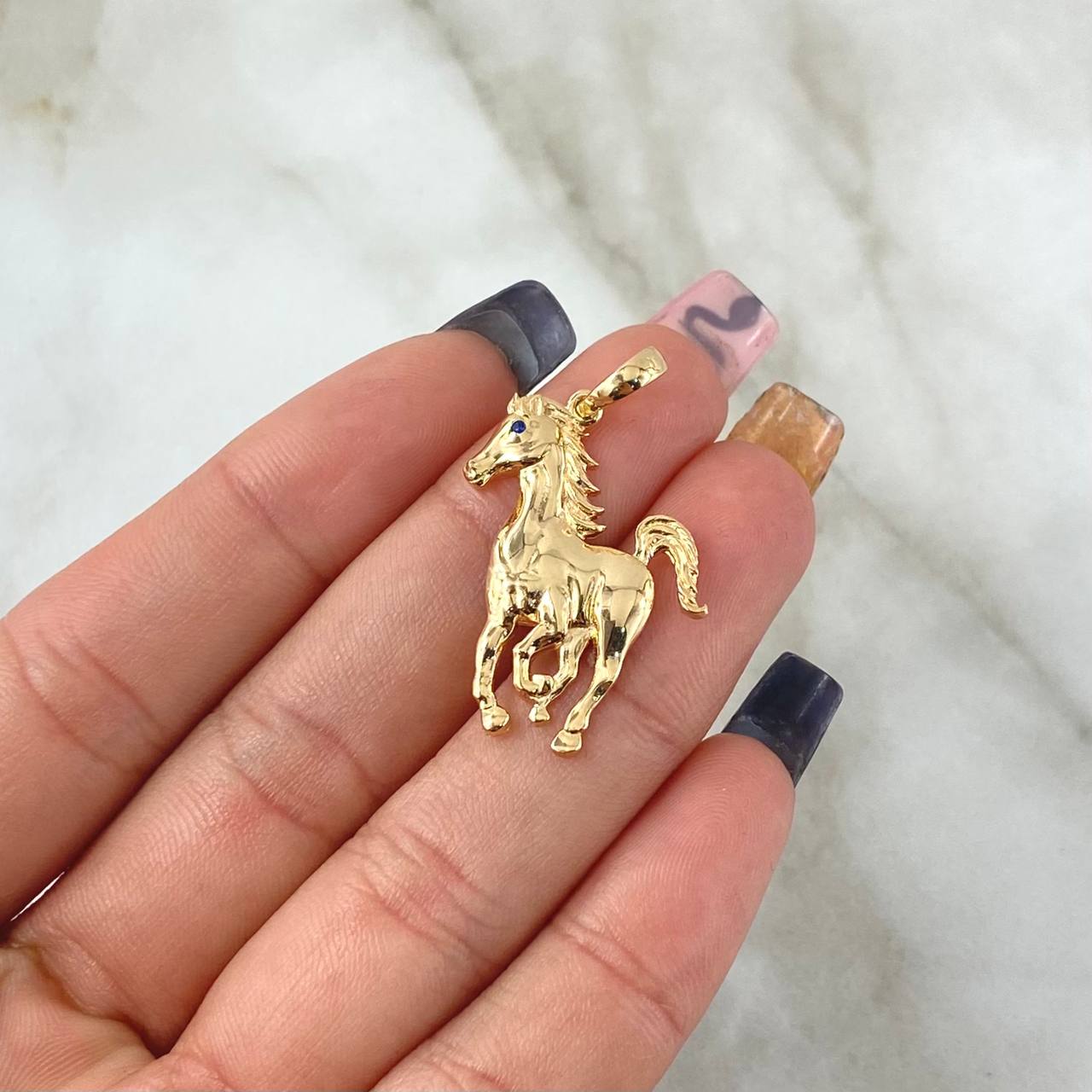 Pendant Horse 2.7gr / 3.2cm / Blue Zircon 18K Yellow Gold