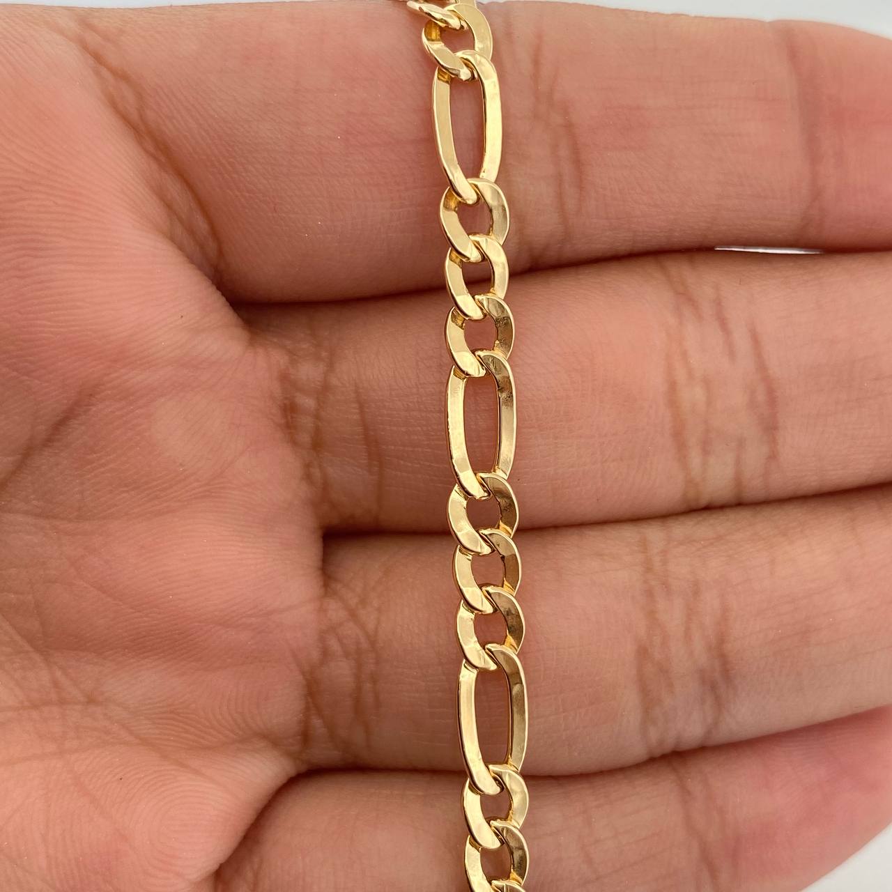 Pulso Figaro 2.6gr / 7 3/4 in / 3mm Oro Amarillo +1 18K %