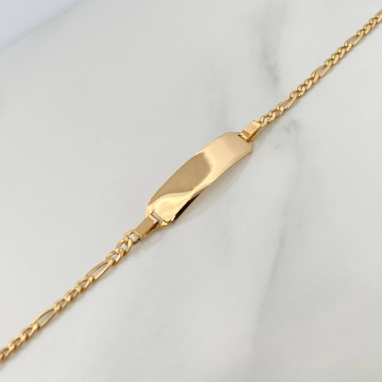 Pulso Placa Figaro 2.05gr / 6 in / 1.8mm Oro Amarillo +1 18K %