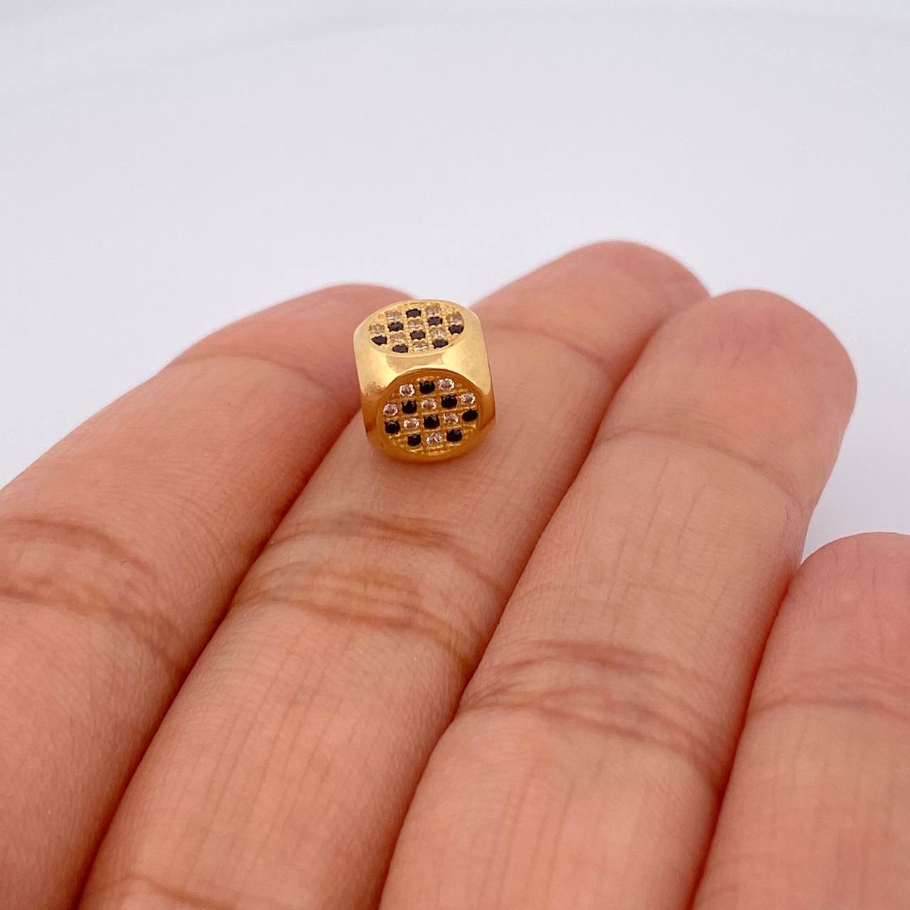 Herraje Cuadrado Dado 2.3gr / 1/2 in / Oro Amarillo 18K %