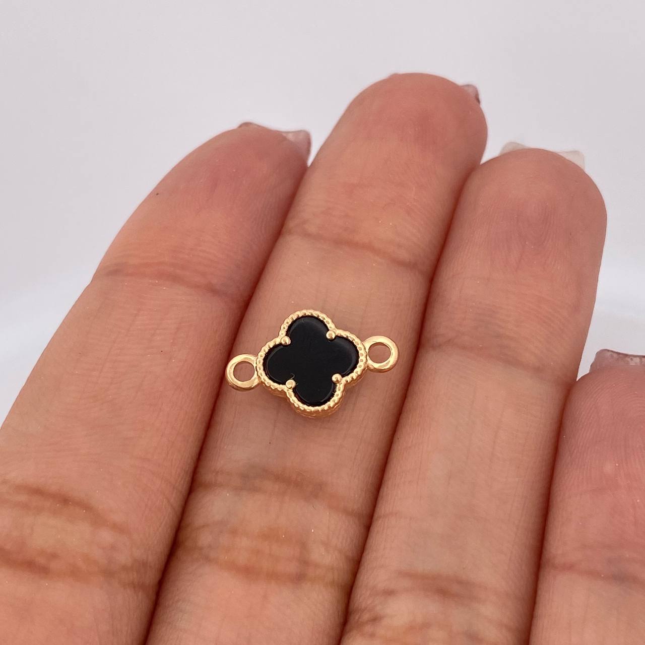 Herraje Trebol 0.9gr / 3/4 in / Oro Amarillo Nac.Esp. 18K %