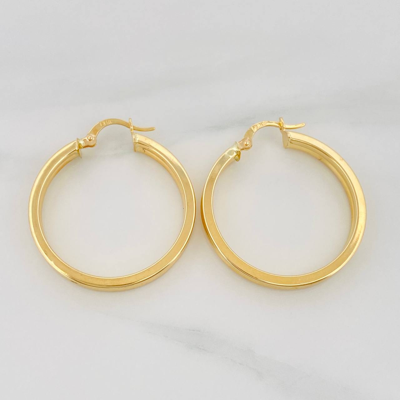 Hoop Earrings Winter 3.6 g / 1 1/4 in Yellow Gold 18K