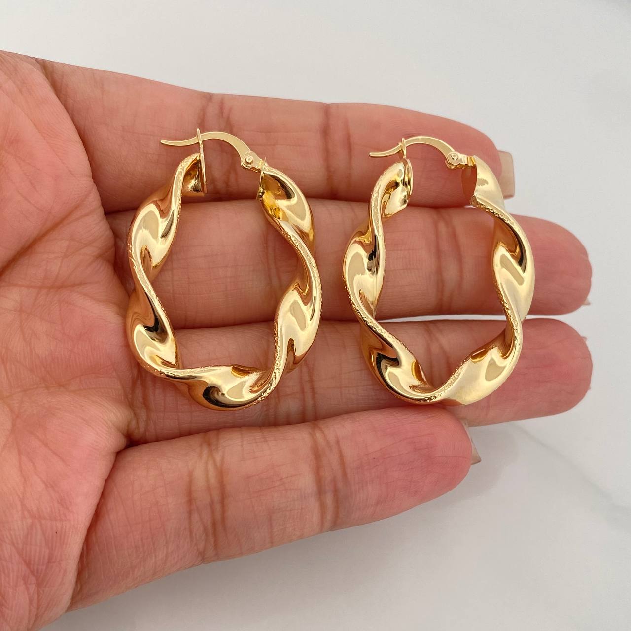 Candongas Demi 5.85 g / 1 1/2 in Oro Amarillo 18K