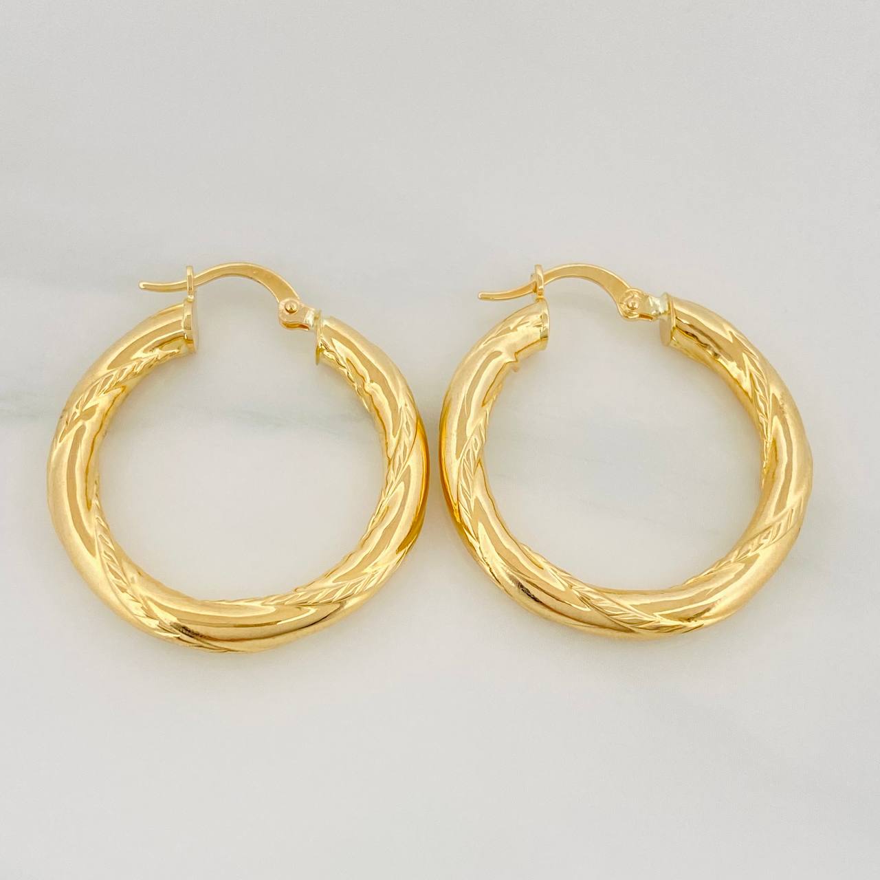 Candongas Rox 4.1 g / 1 1/4 in Oro Amarillo 18K