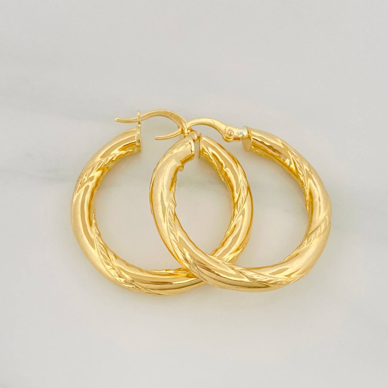 Candongas Rox 3.95 g / 1 1/4 in Oro Amarillo 18K