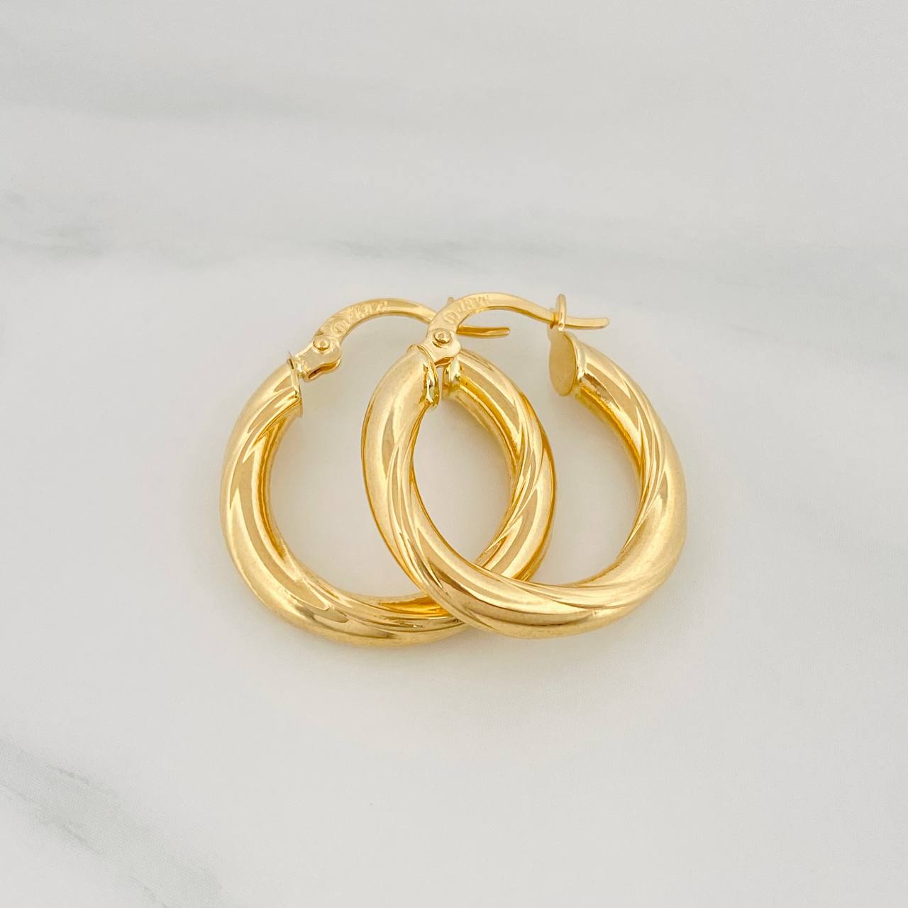 Candongas Kris 2.4 g / 1 in Oro Amarillo 18K