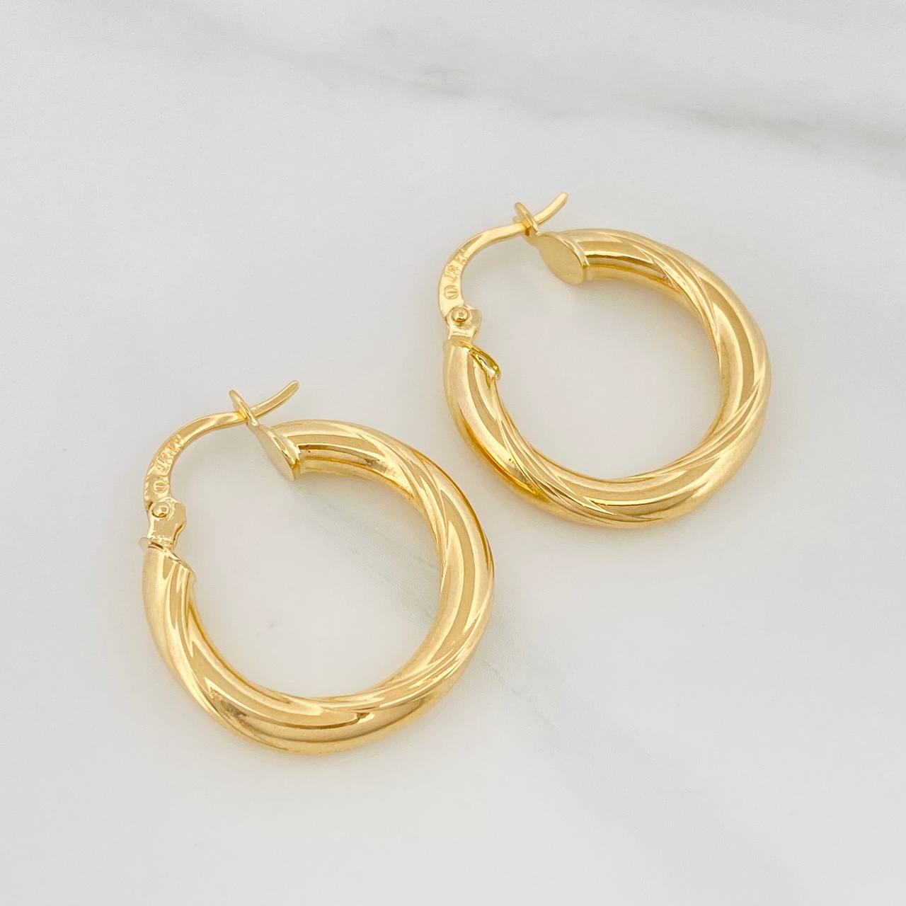 Candongas Kris 2.4 g / 1 in Oro Amarillo 18K