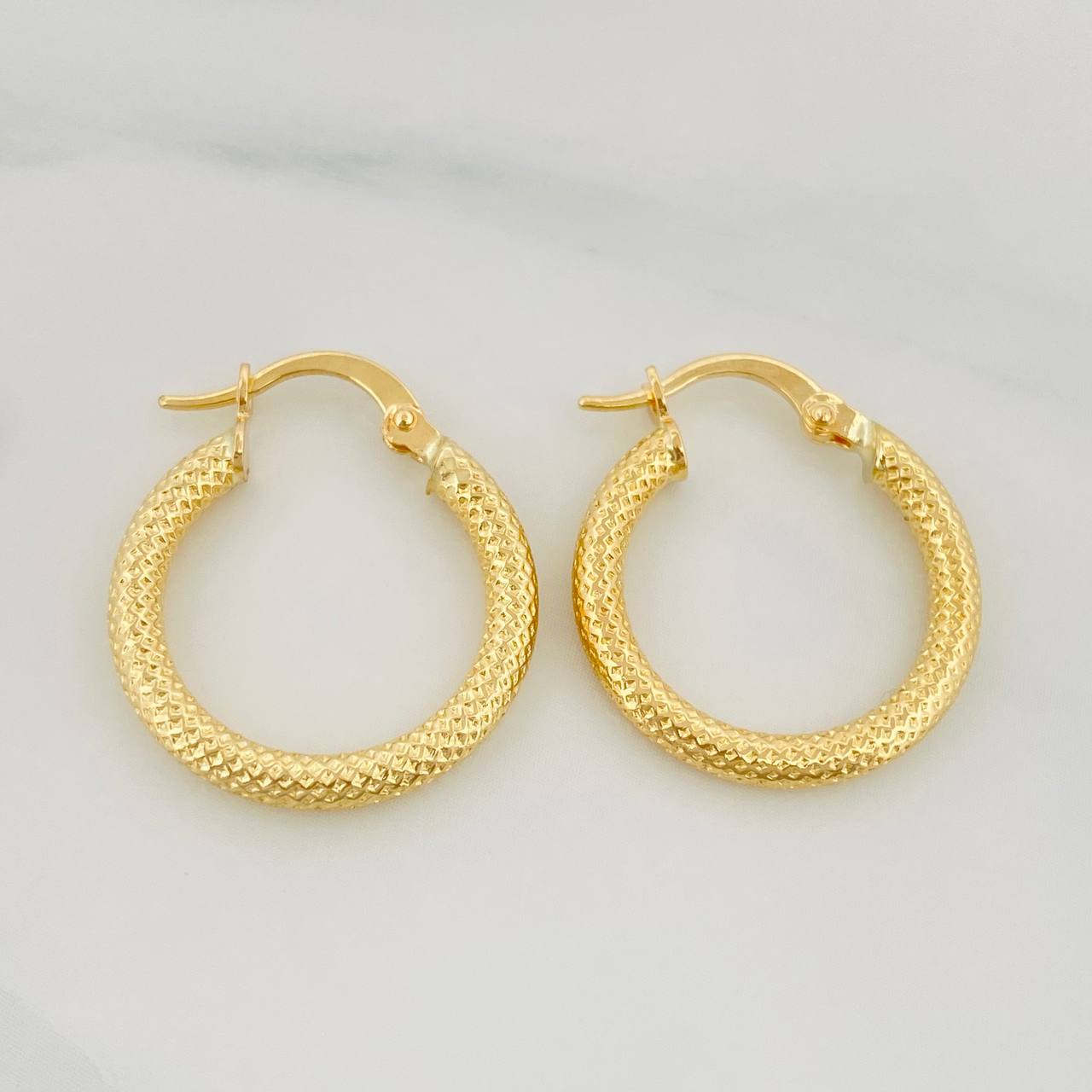 Candongas Tefi 1.9 g / 3/4 in Oro Amarillo 18K