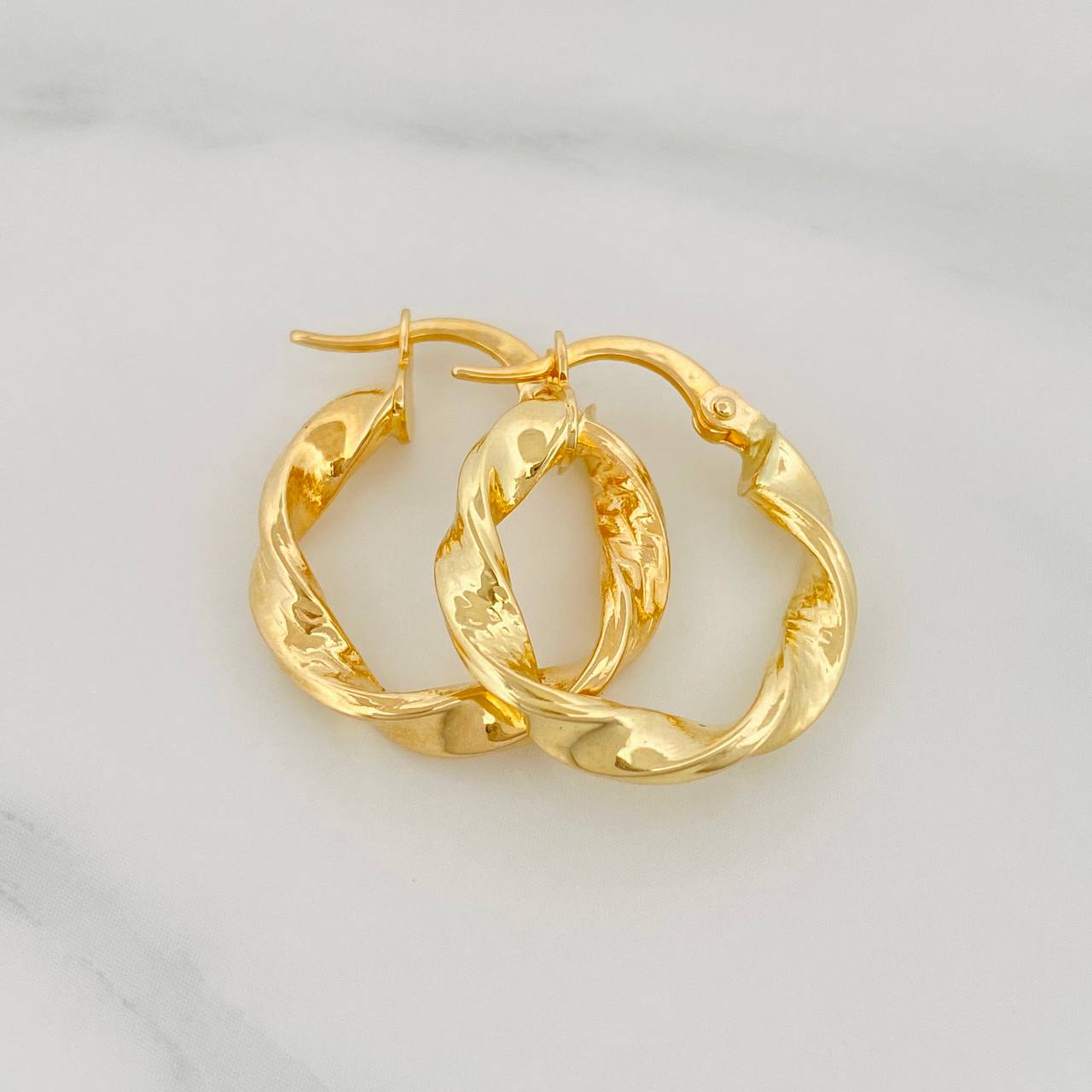 Candongas Remi 1.75 g / 3/4 in Oro Amarillo 18K