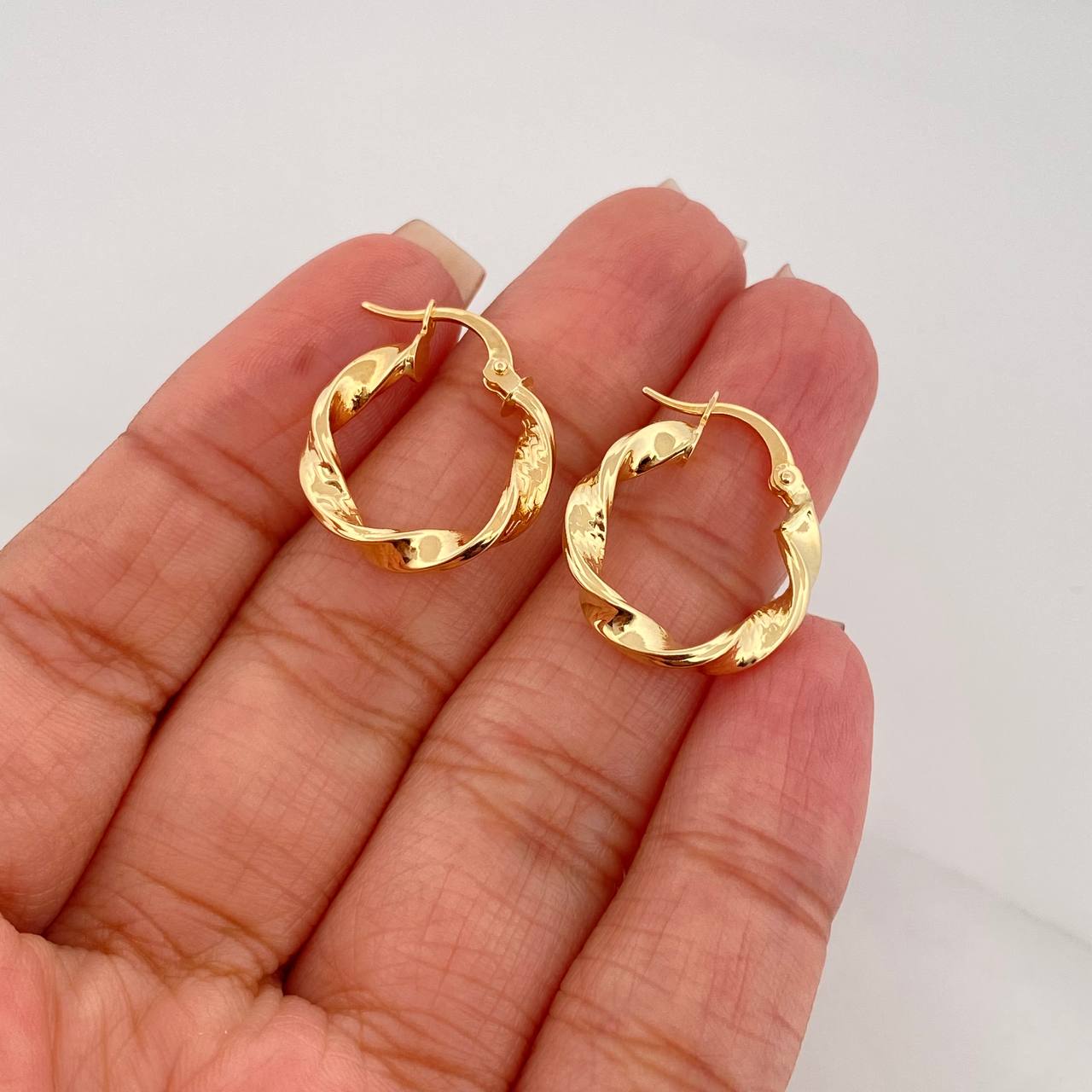 Candongas Remi 1.75 g / 3/4 in Oro Amarillo 18K