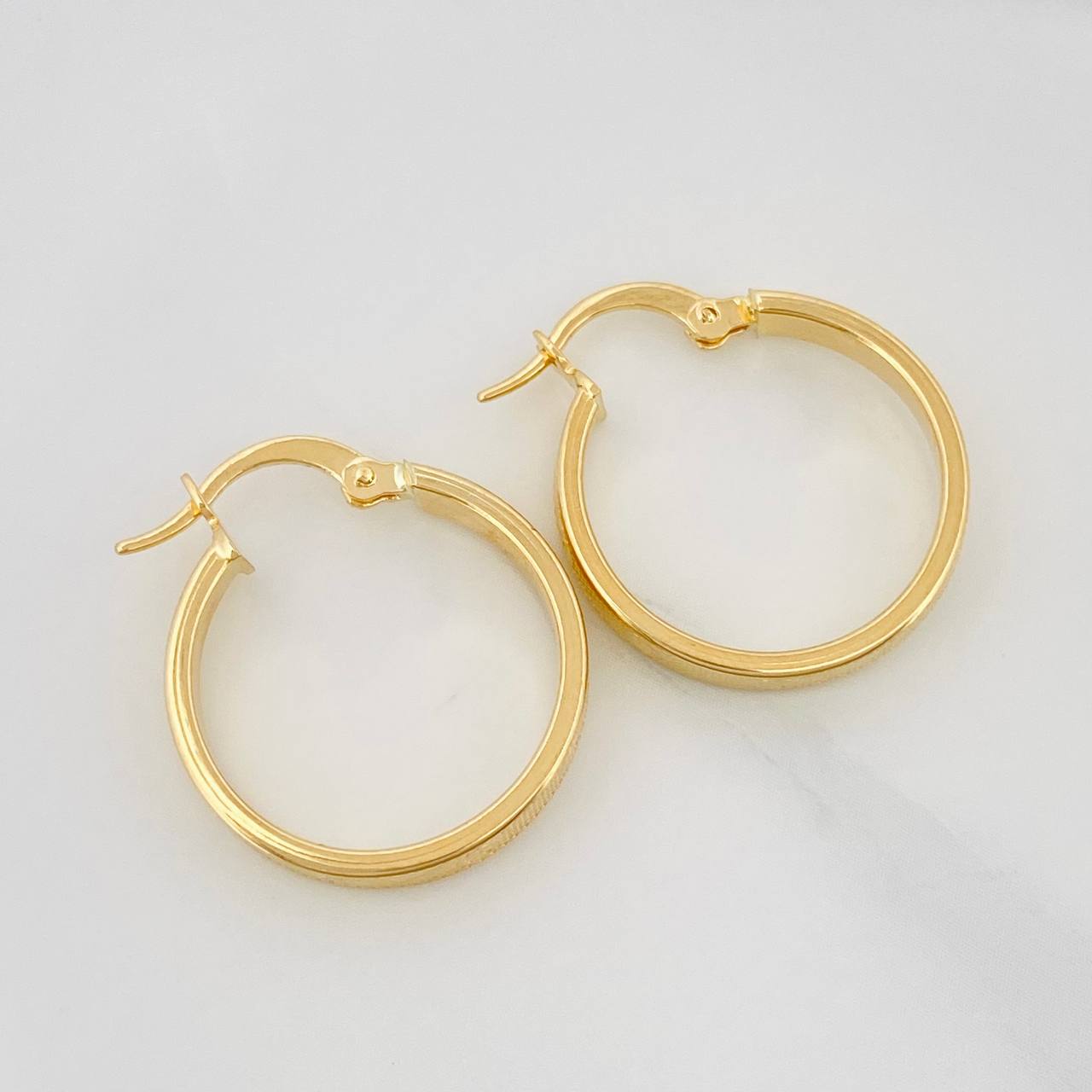 Candongas Tornillo 1.8 g / 1 in Oro Amarillo 18K