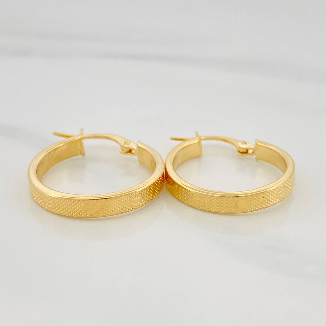 Candongas Tornillo 1.8 g / 1 in Oro Amarillo 18K