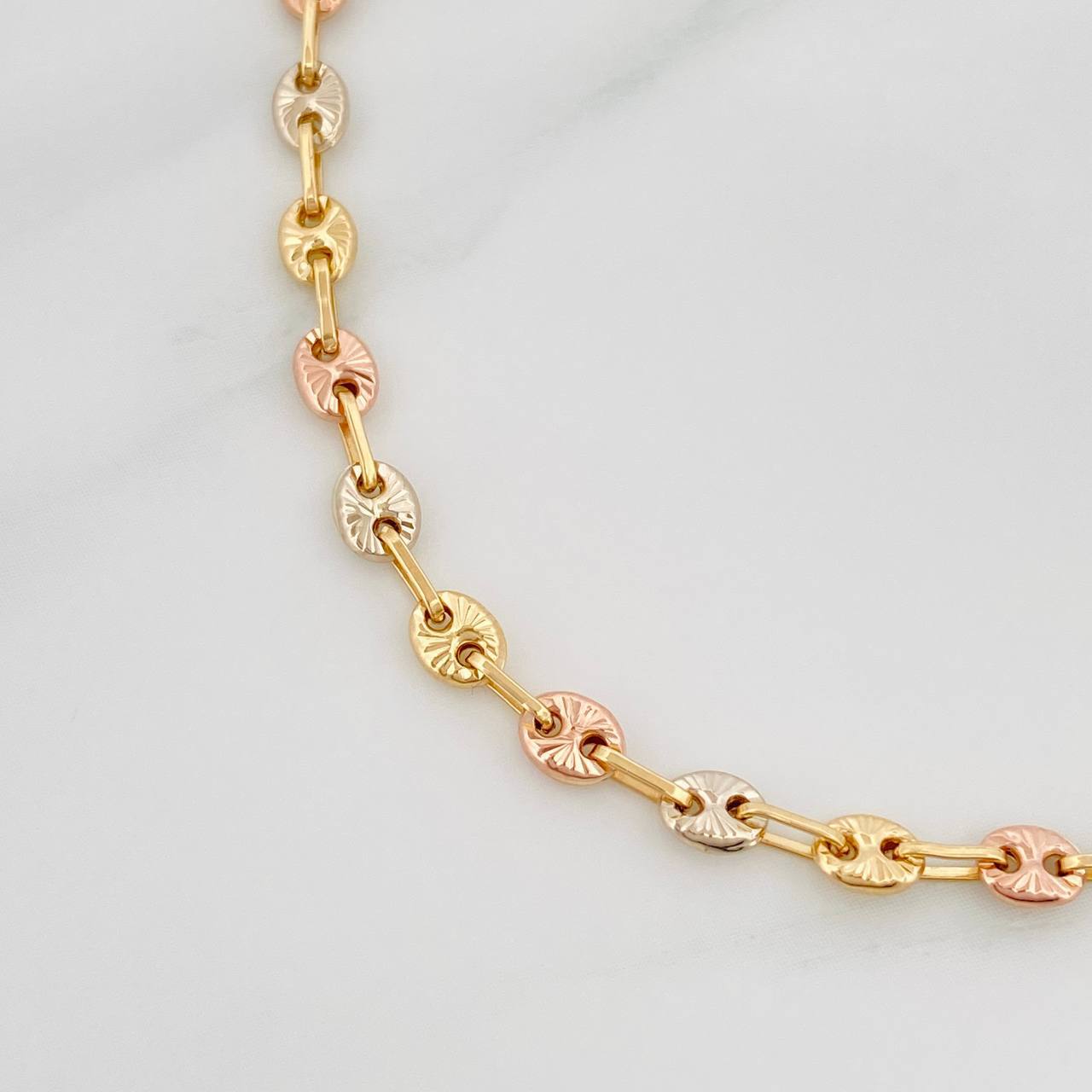 Cadena Gc 6.5 g / 16 1/4 in / 2.3 mm Tres Oros 18K