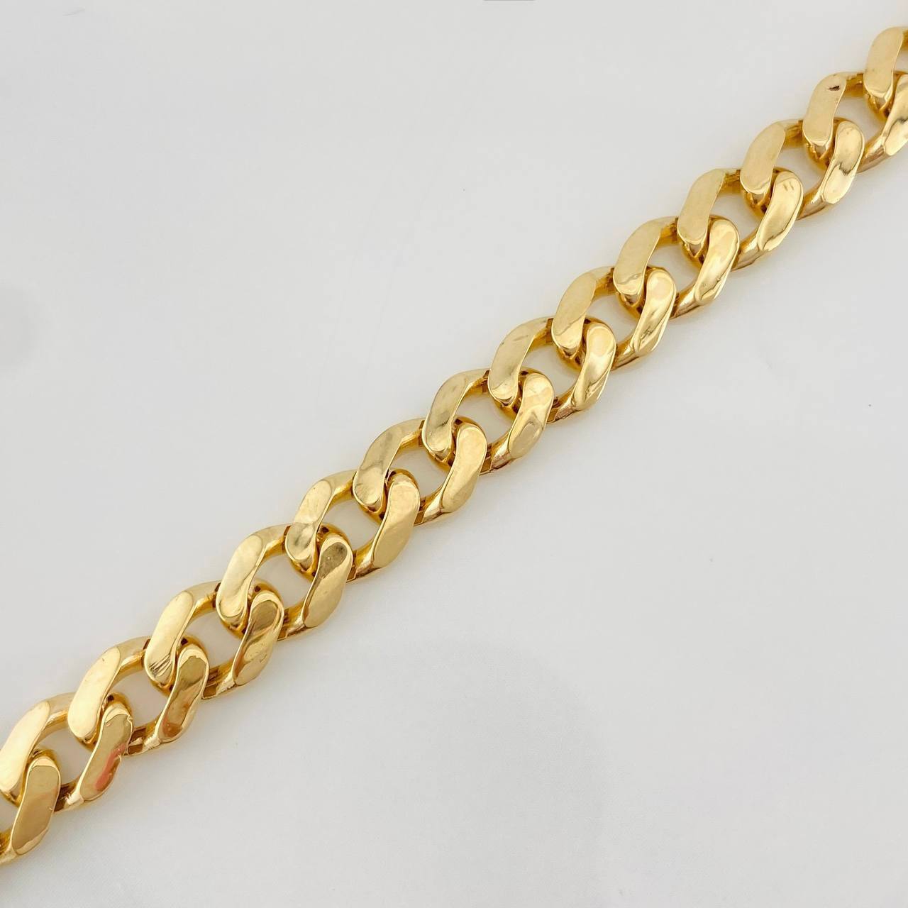Bracelet Cubana 9.8g / 7 3/4 in / 6.53mm Yellow Gold 18K