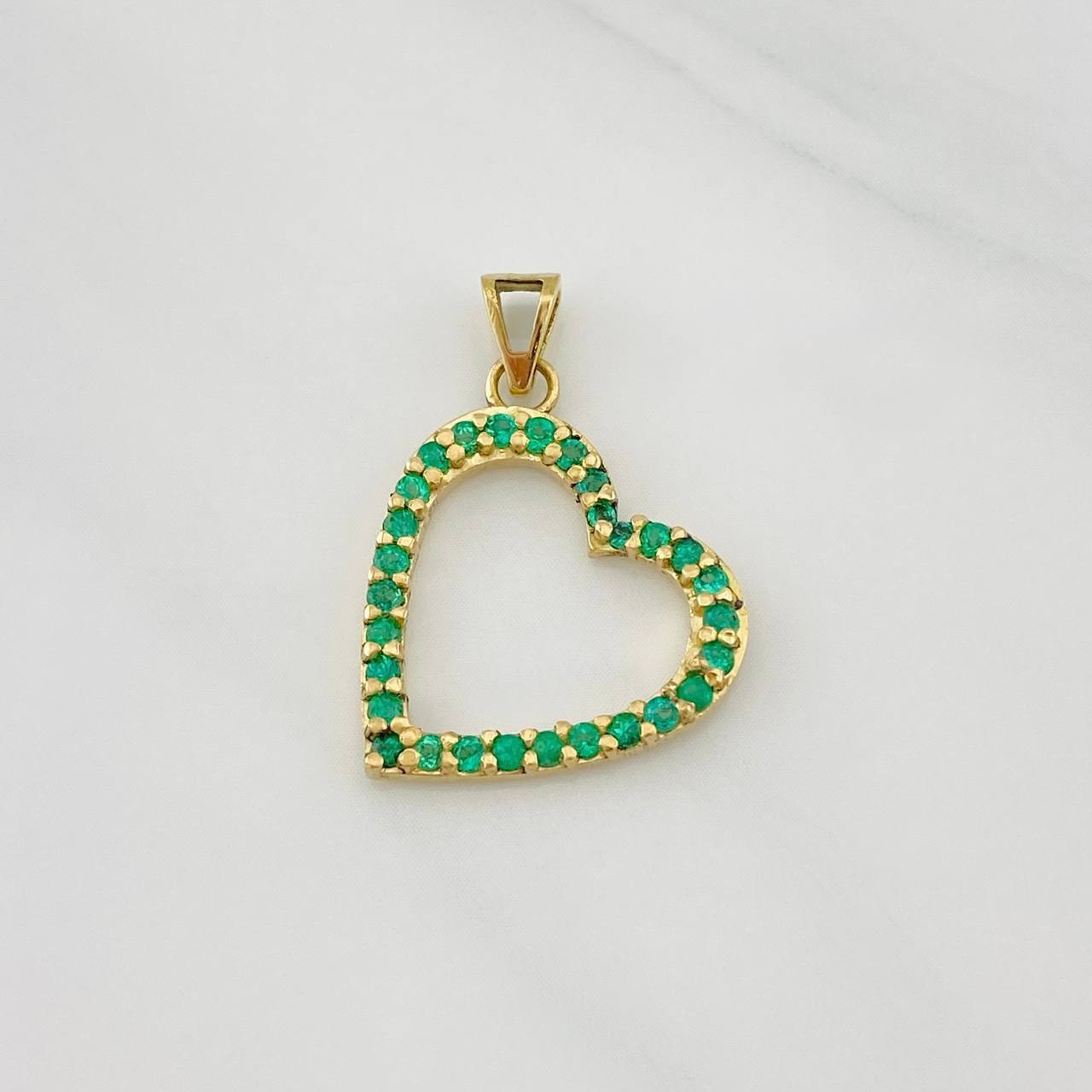 Pendant Heart Emeralds 27pts 2.05g / 3/4 in Yellow Gold 18K