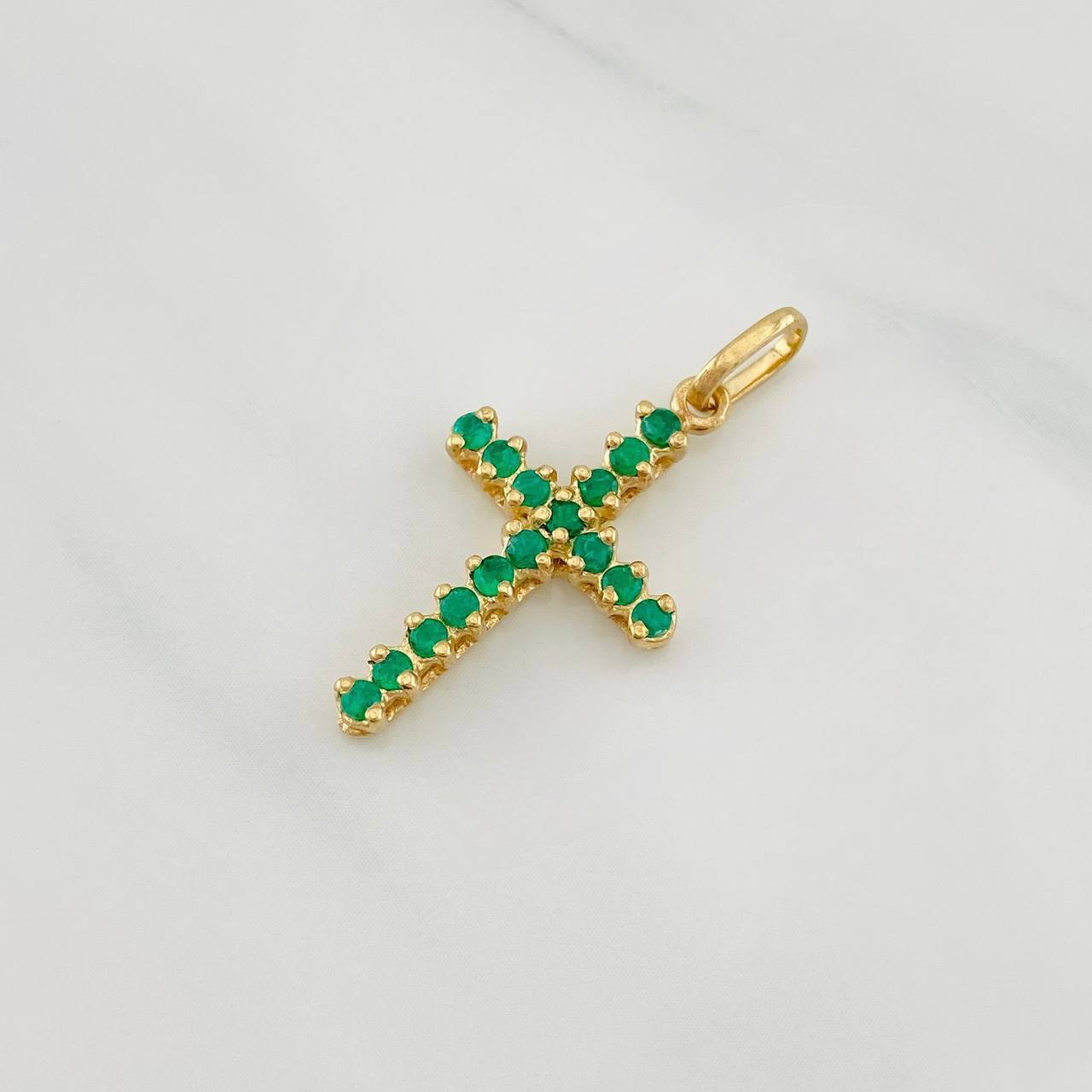Pendant Dense Cross Emeralds 32pts 1.85g / 1 1/4 in 18K Yellow Gold