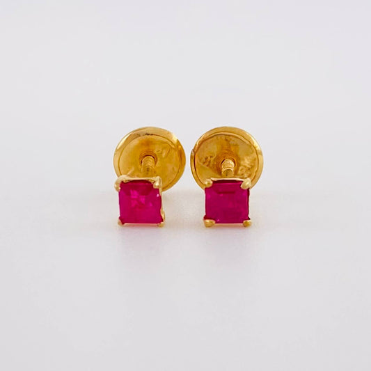 Topos Cuadro Cuatro Garras Rubí 28pts 0.6g / in / 3.3mm Oro Amarillo 18K