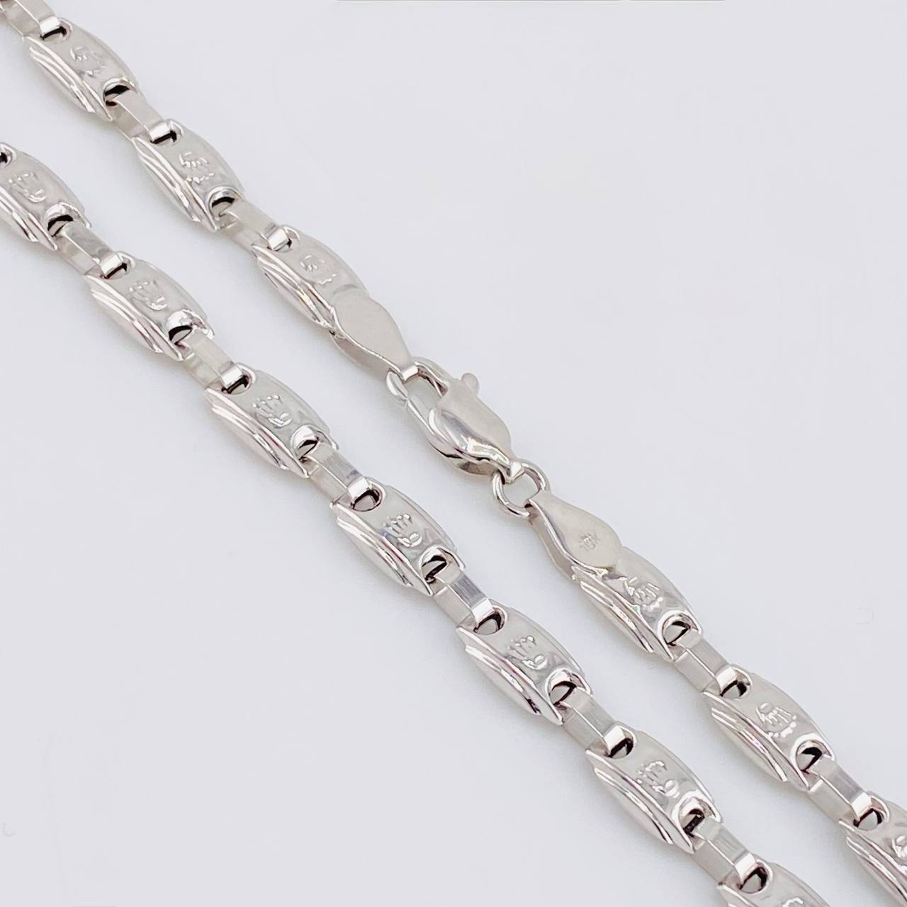 Cadena Rustica Corona 15.95g / 26 in / 5.1mm Oro Blanco 18K