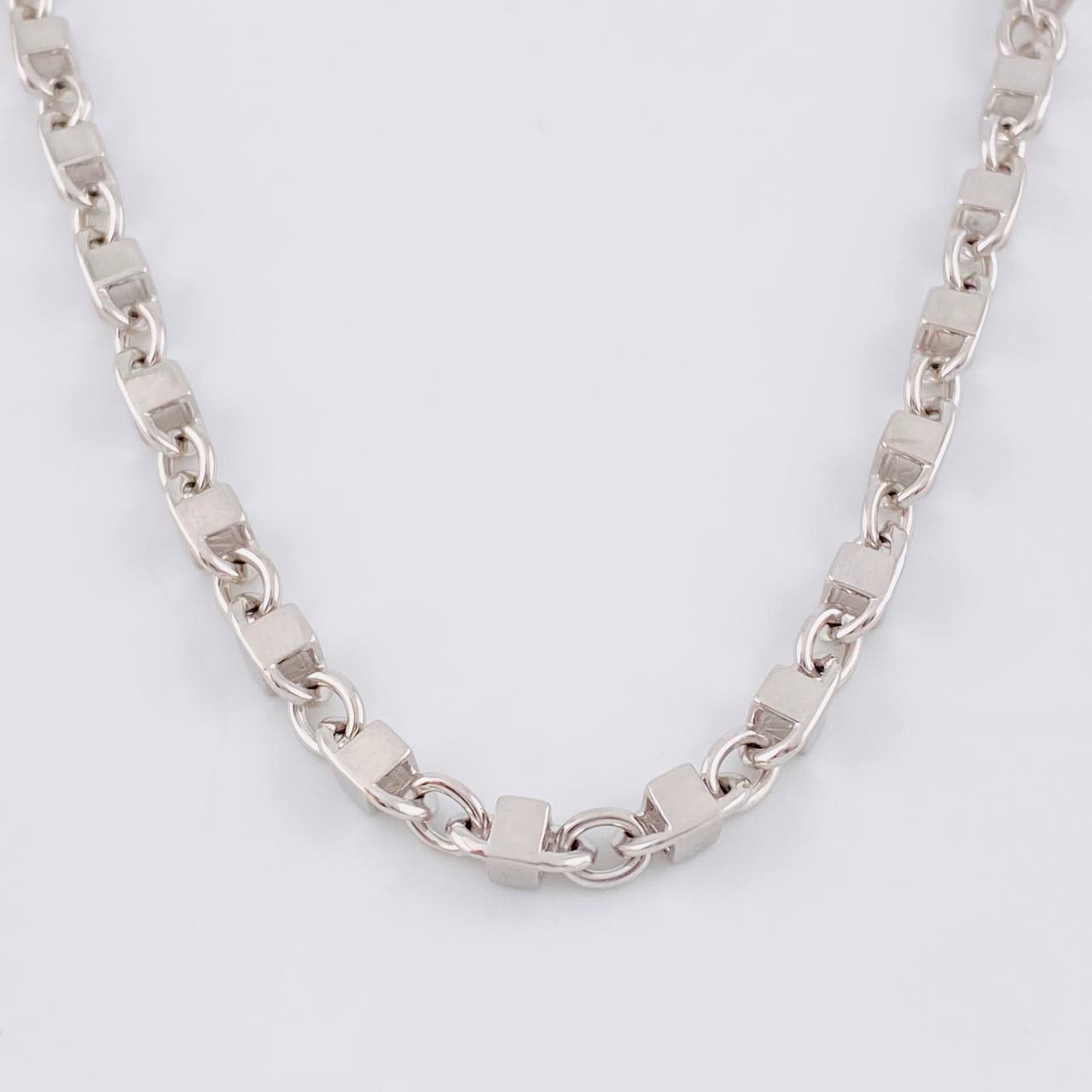 Cadena Rustica Cubica 43g / 26 in / 4.9mm Oro Blanco 18K