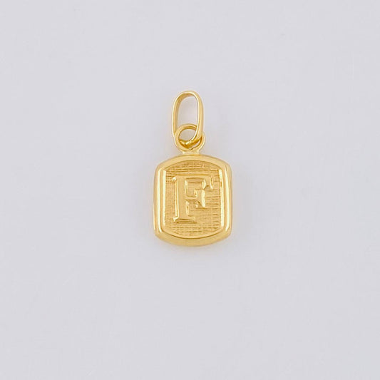 Dije Letra F 0.35g / 1/2 in Oro Amarillo 18K