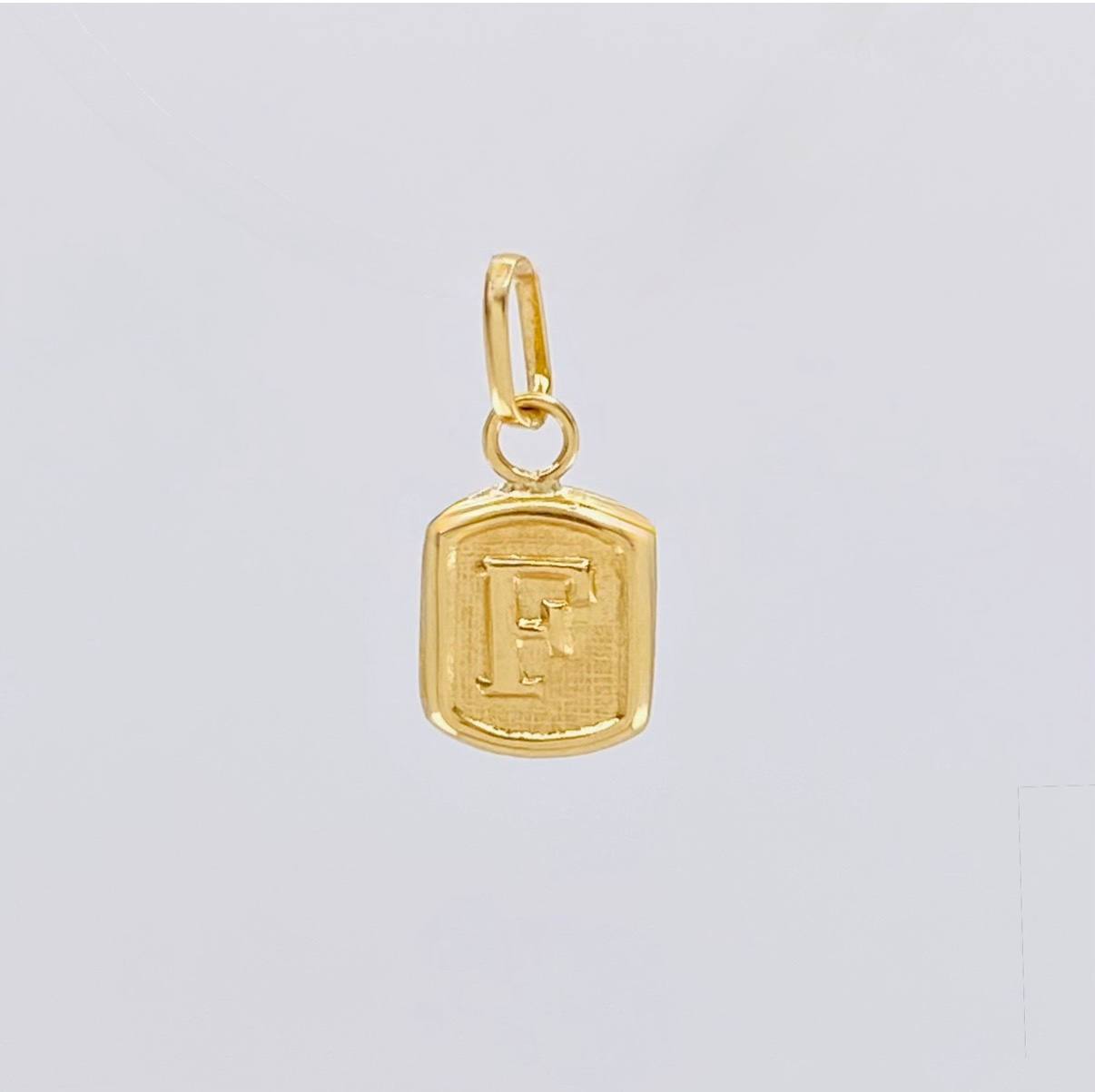 Pendant Letter F 0.35g / 1/2 in Yellow Gold 18K
