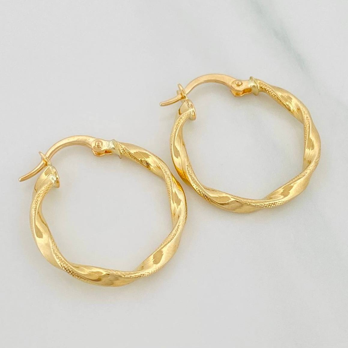 Candongas Asby 1.5 g / 1 in Oro Amarillo 18K