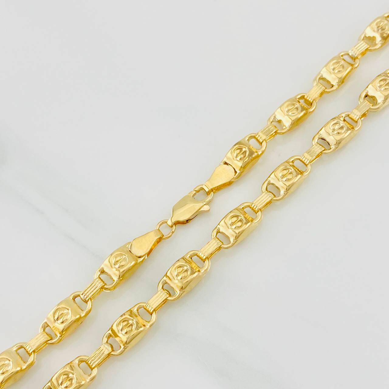 Cadena Rustica Tornillo 17.95g / 24 in / 5.2mm Oro Amarillo 18K