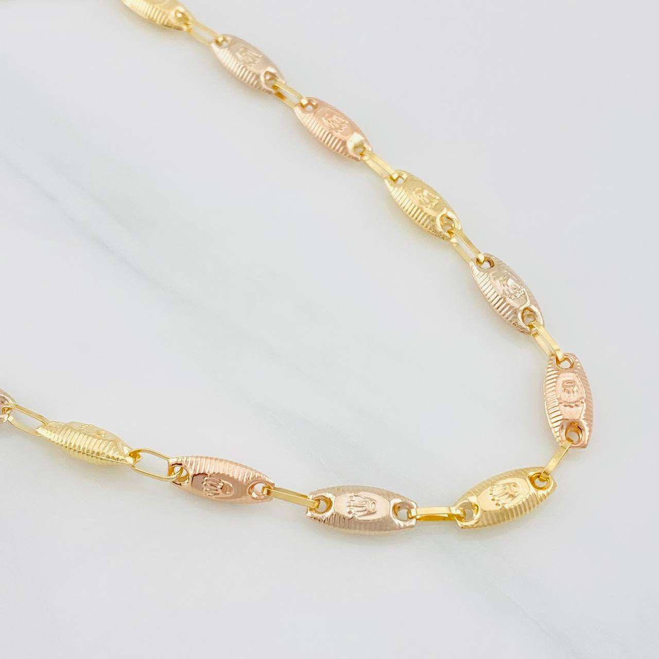Cadena Rustica Corona 10.4g / 24 in / 4.5mm Tres Oros 18K