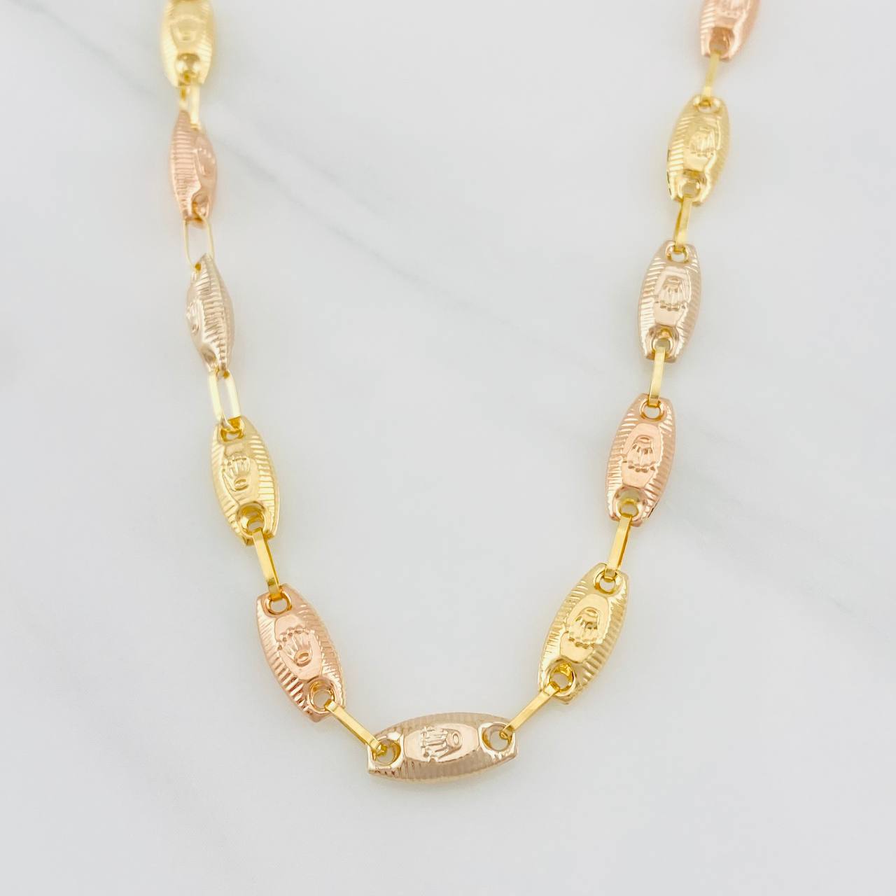 Cadena Rustica Corona 10.4g / 24 in / 4.5mm Tres Oros 18K