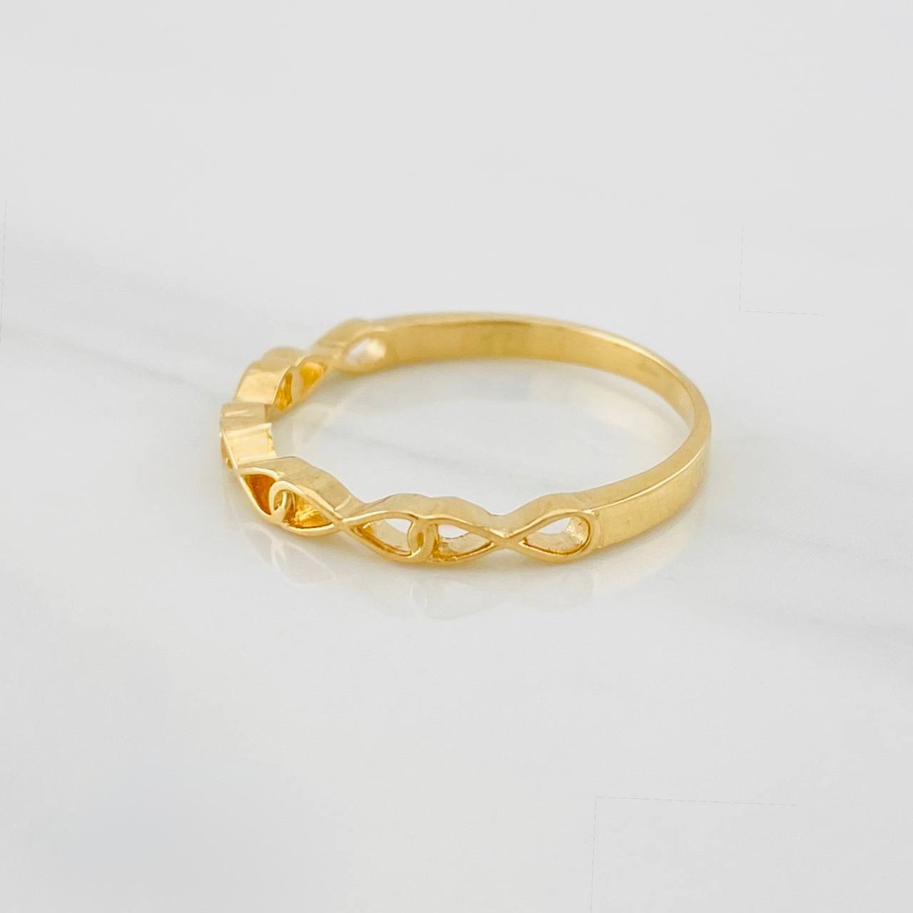 Anillo Infinitos 1.4g / T5 1/2 Oro Amarillo 18K