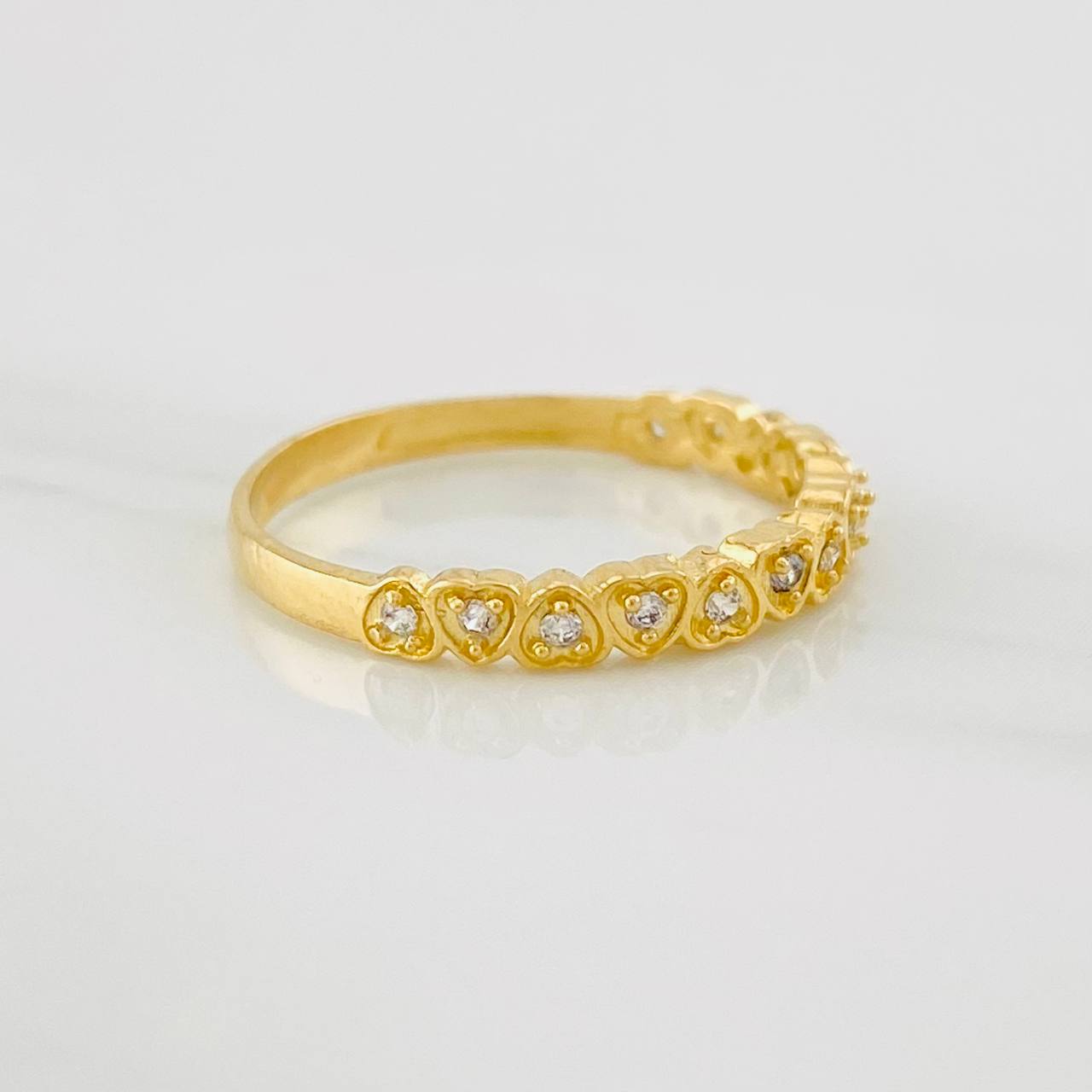 Anillo Corazones 1.35g / T4 1/2 Oro Amarillo 18K