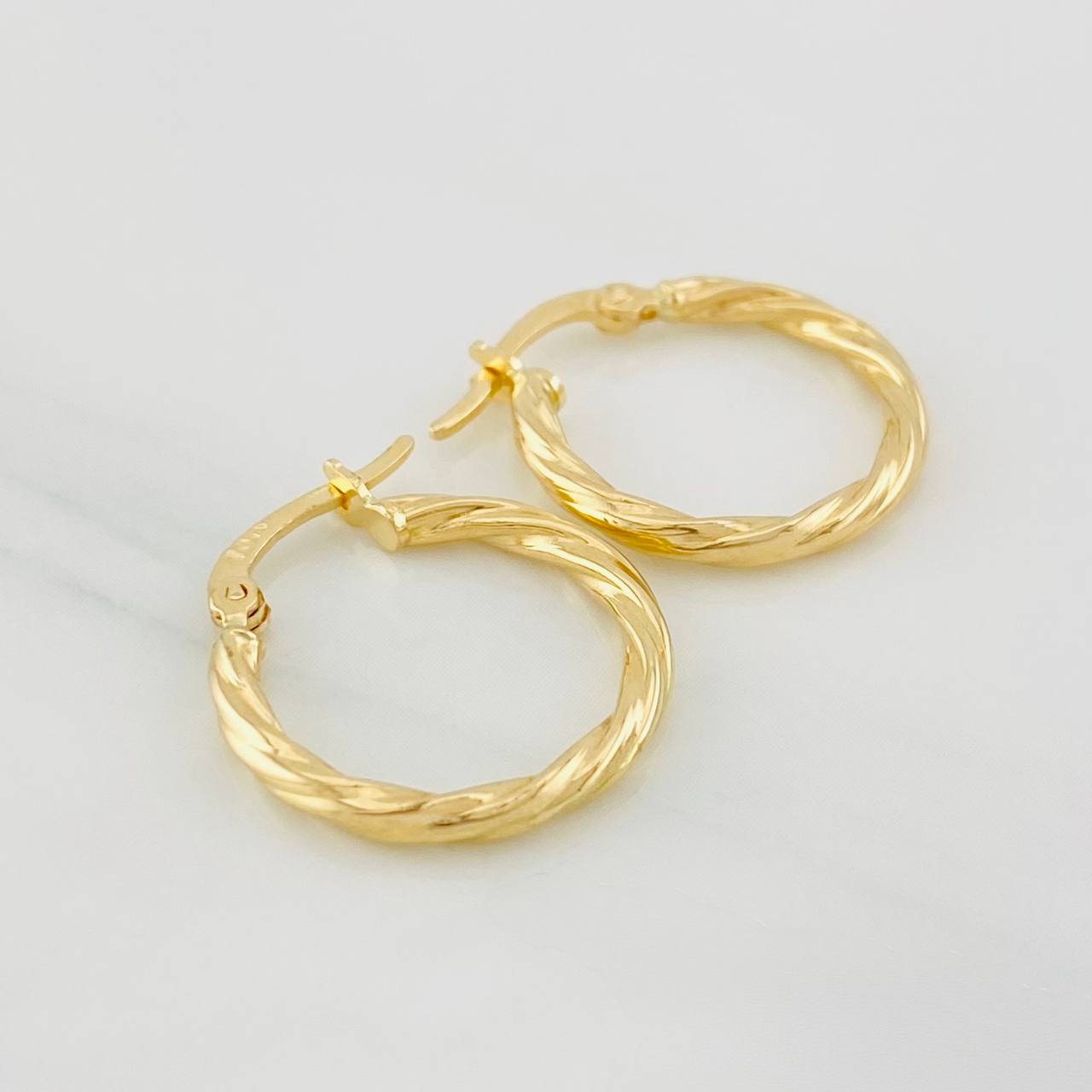 Candongas Mary 1.2g / 3/4 in Oro Amarillo 18K