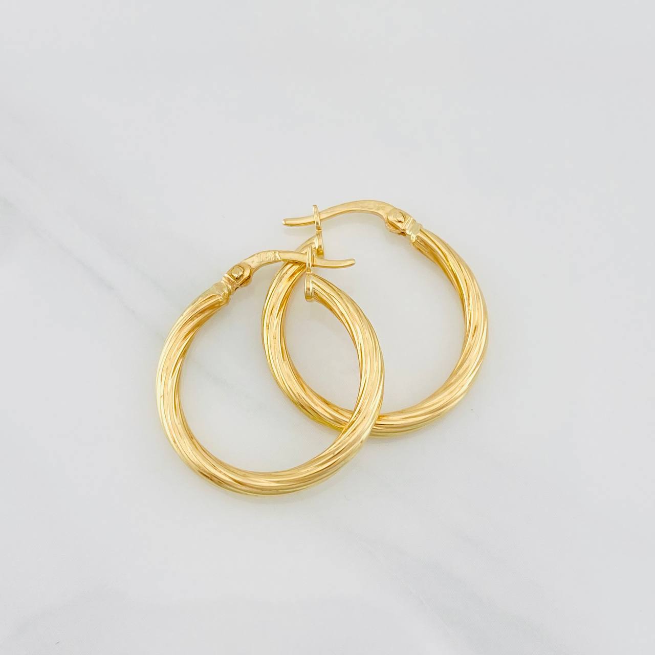 Candongas Mary 1.65g / 1 in Oro Amarillo 18K