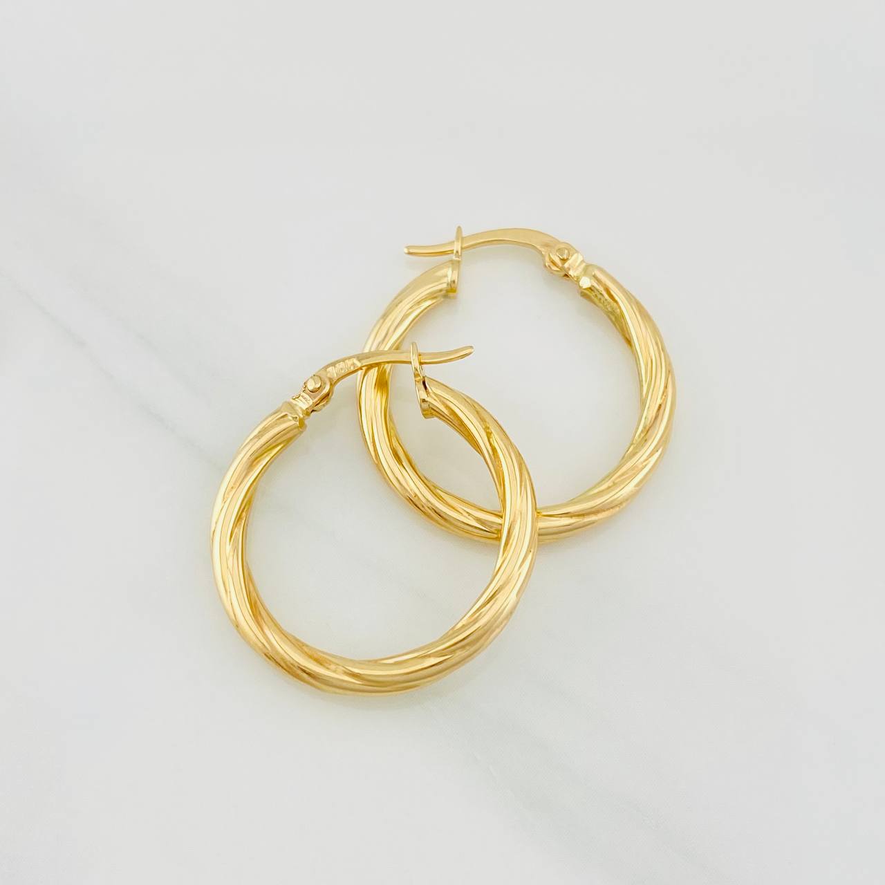 Candongas Mary 1.85g / 1 in Oro Amarillo 18K